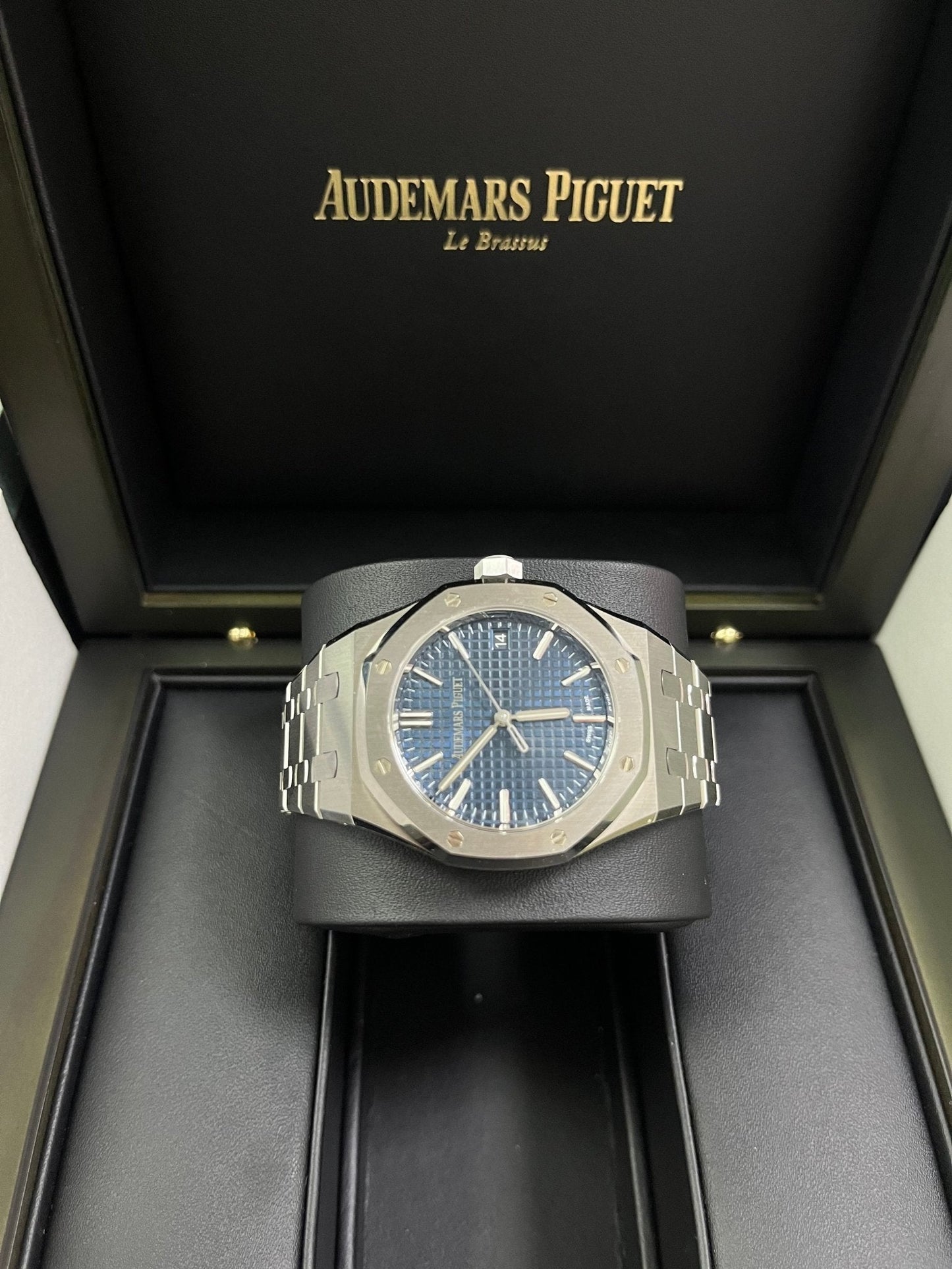 Audemars Piguet Royal Oak Selfwinding 37mm Stainless Steel Blue Dial 50th anniversary 15550ST.OO.1356ST.02