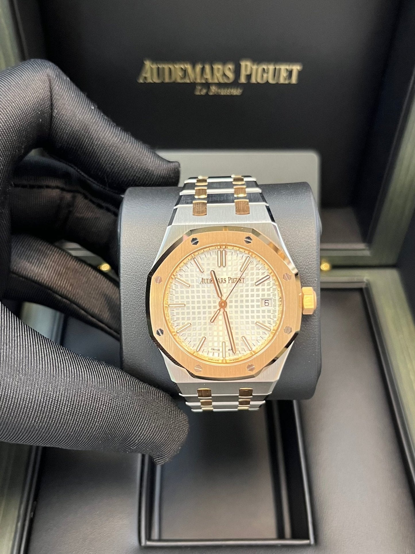 Audemars Piguet Royal Oak Selfwinding "50th Anniversary" 37mm 15550SR.OO.1356SR.01