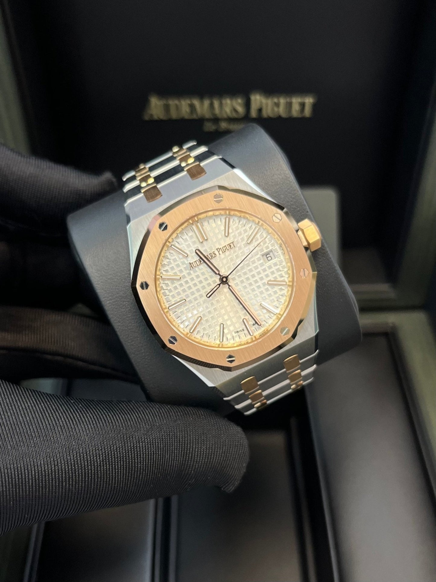 Audemars Piguet Royal Oak Selfwinding "50th Anniversary" 37mm 15550SR.OO.1356SR.01