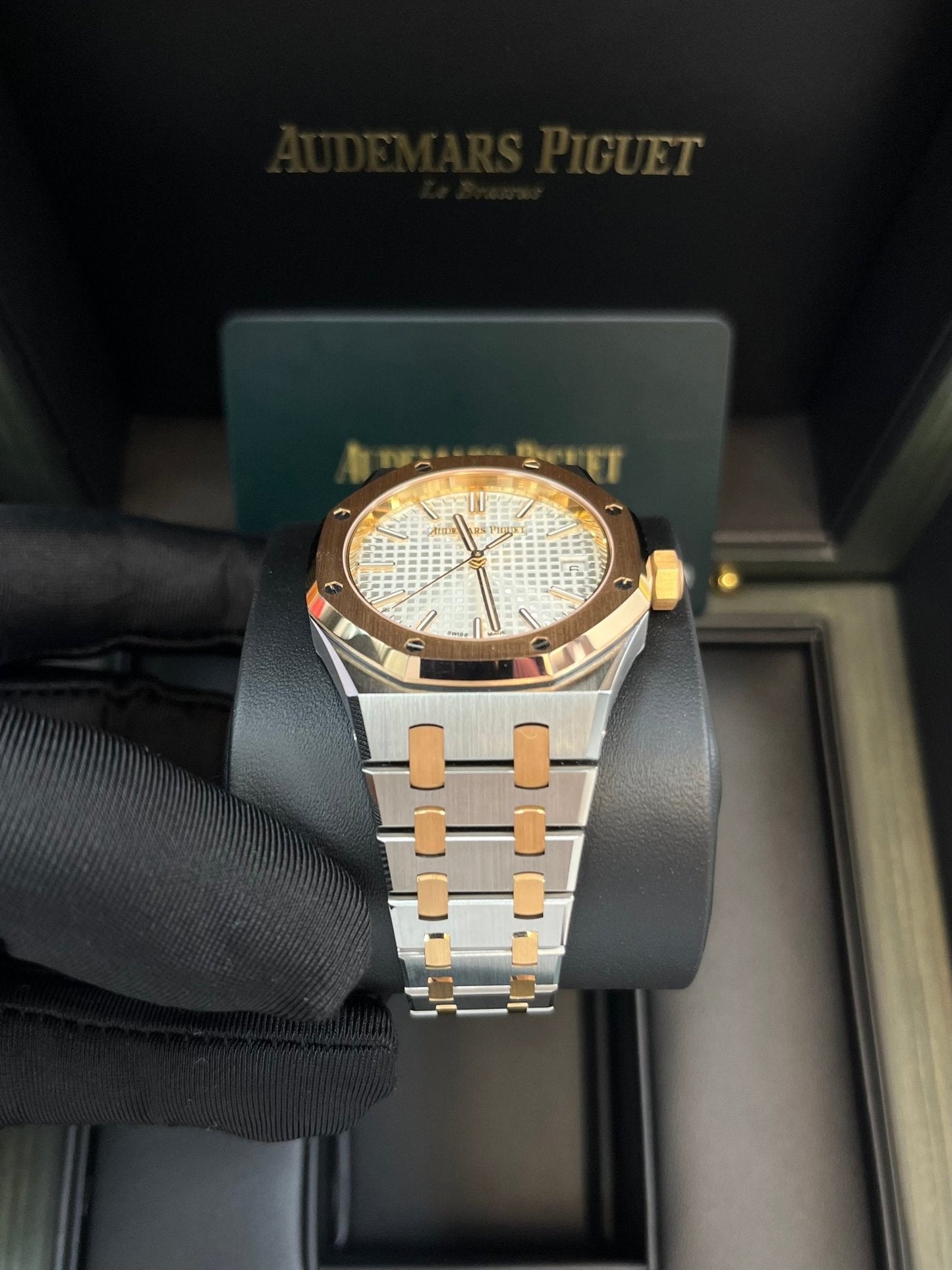 Audemars Piguet Royal Oak Selfwinding "50th Anniversary" 37mm 15550SR.OO.1356SR.01