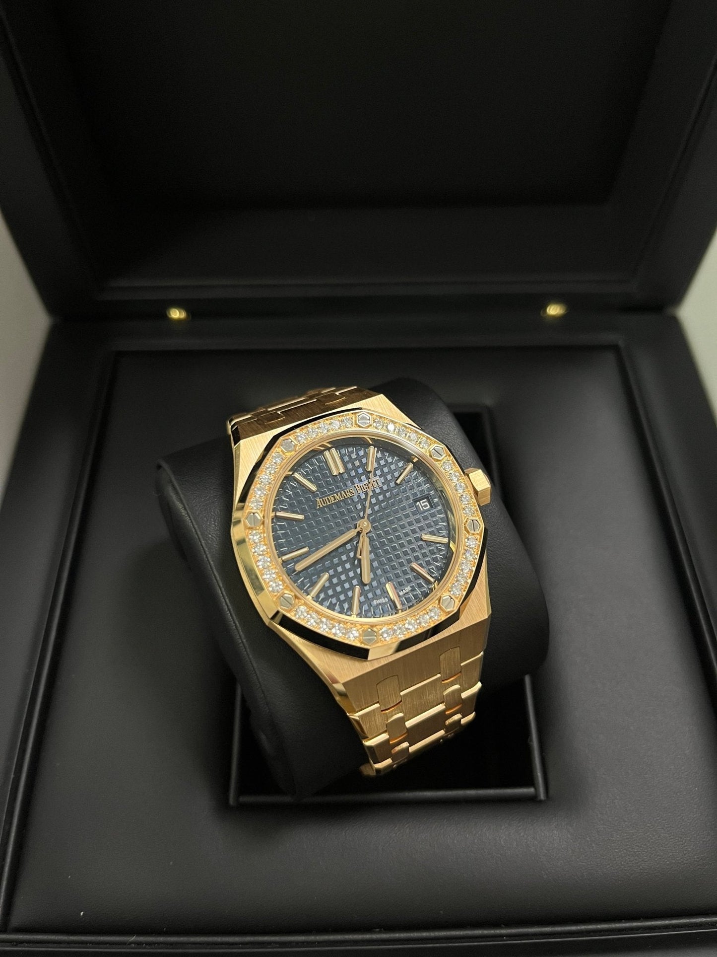 Audemars Piguet Royal Oak Selfwinding 50th Anniversary Blue Dial 15551OR.ZZ.1356OR.02
