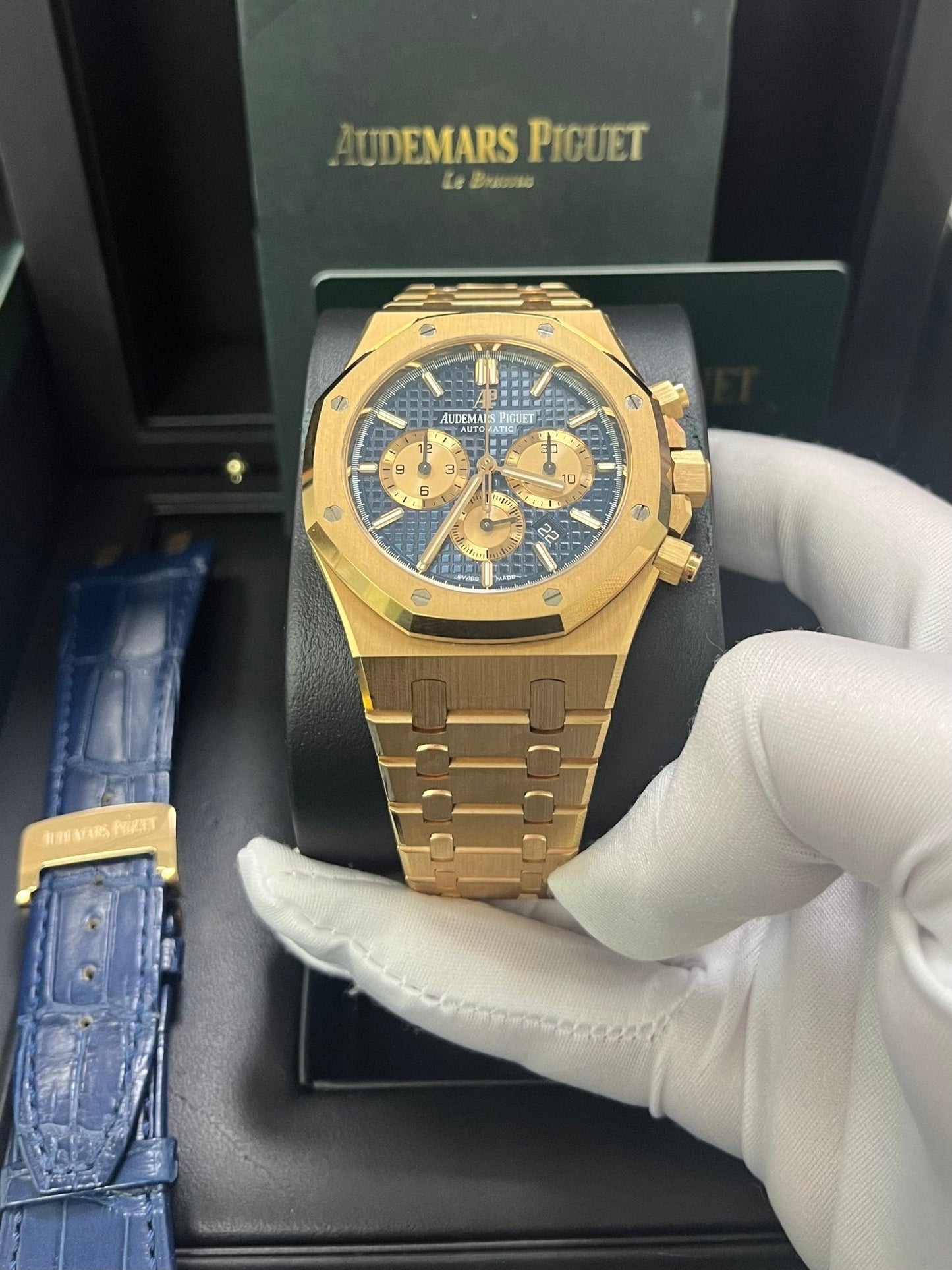 Audemars Piguet Royal Oak Selfwinding Chronograph/ 18k Rose Gold/ Blue Dial/ Pink Sub-Dials (26331OR.OO.D315CR.01)