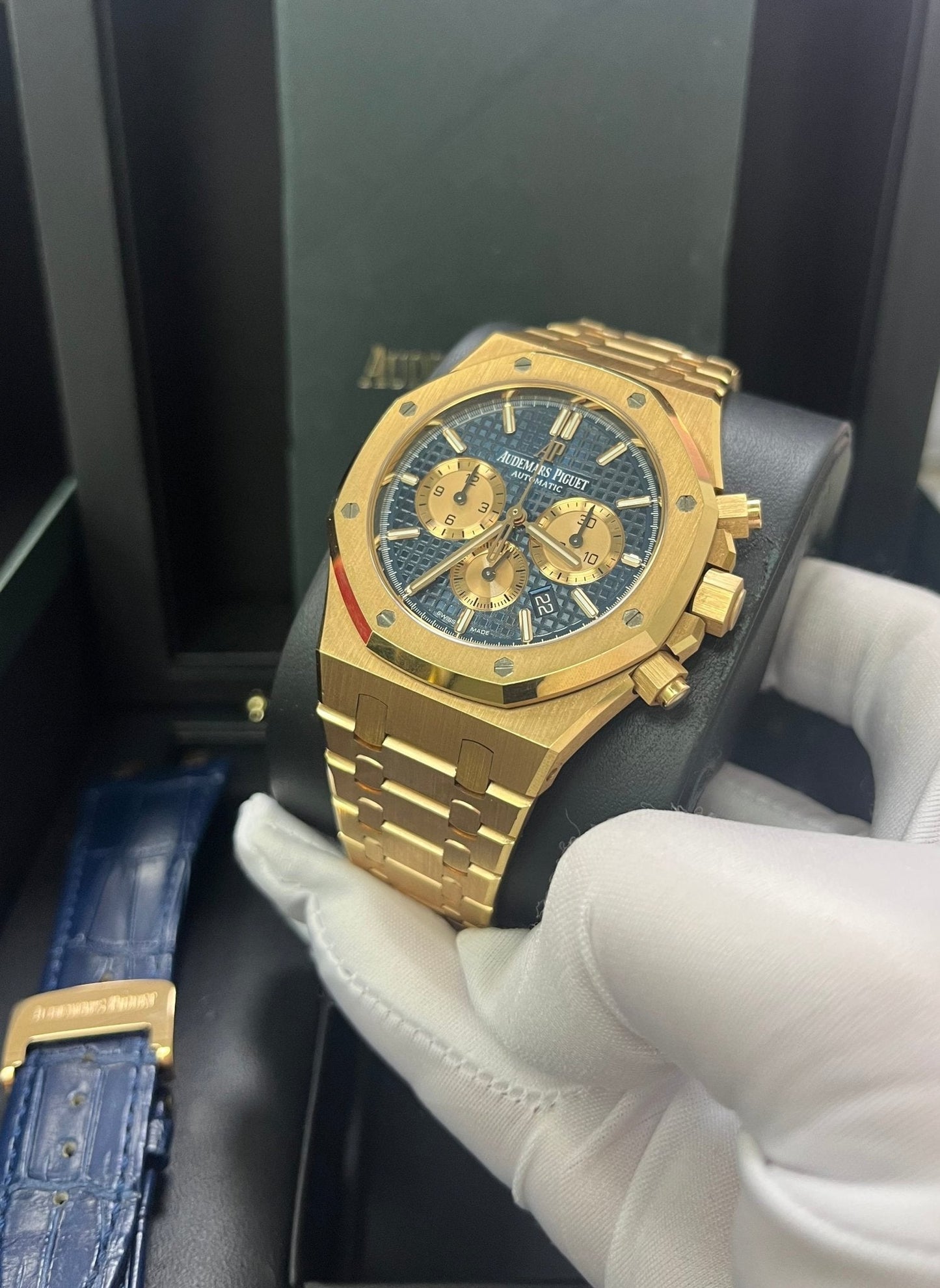 Audemars Piguet Royal Oak Selfwinding Chronograph/ 18k Rose Gold/ Blue Dial/ Pink Sub-Dials (26331OR.OO.D315CR.01)