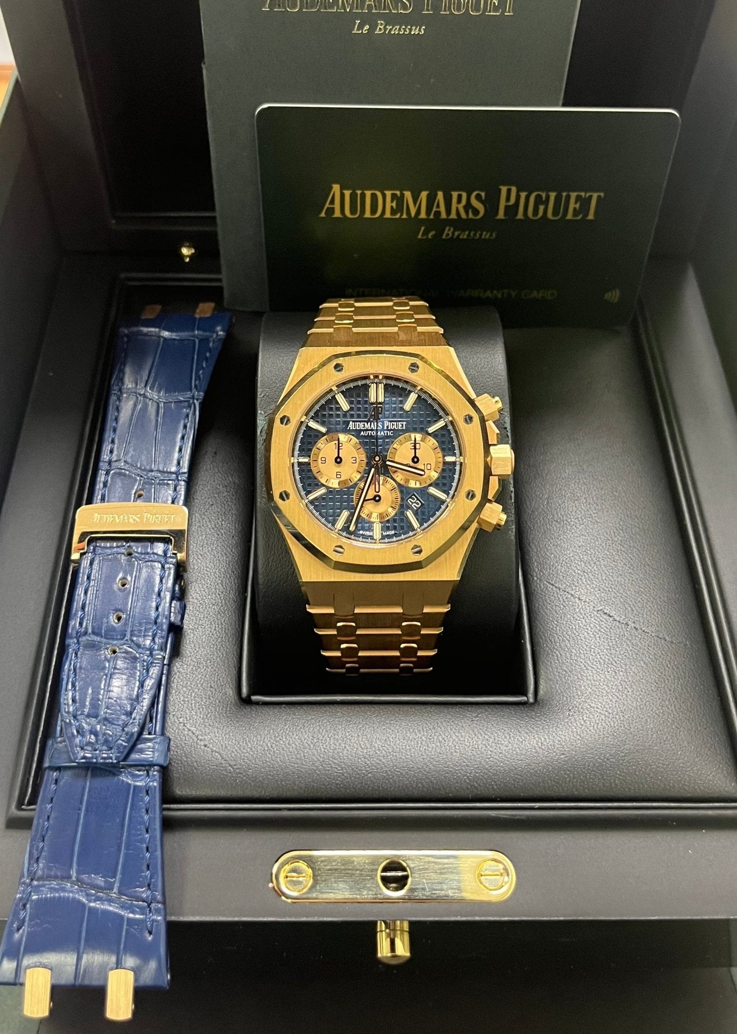 Audemars Piguet Royal Oak Selfwinding Chronograph/ 18k Rose Gold/ Blue Dial/ Pink Sub-Dials (26331OR.OO.D315CR.01)
