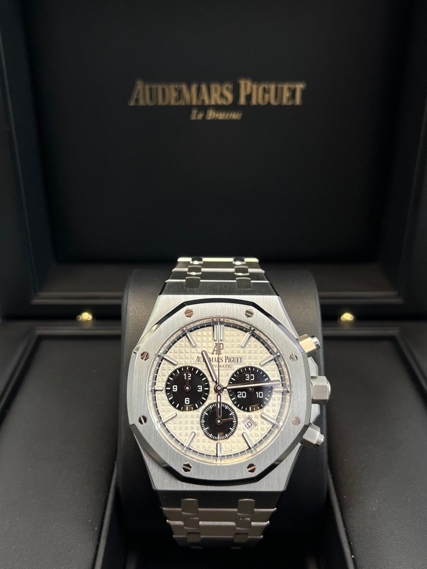 Audemars Piguet Royal Oak Selfwinding Chronograph/ Stainless Steel/ Panda Dials (Ref#26331ST.OO.1220ST.03)