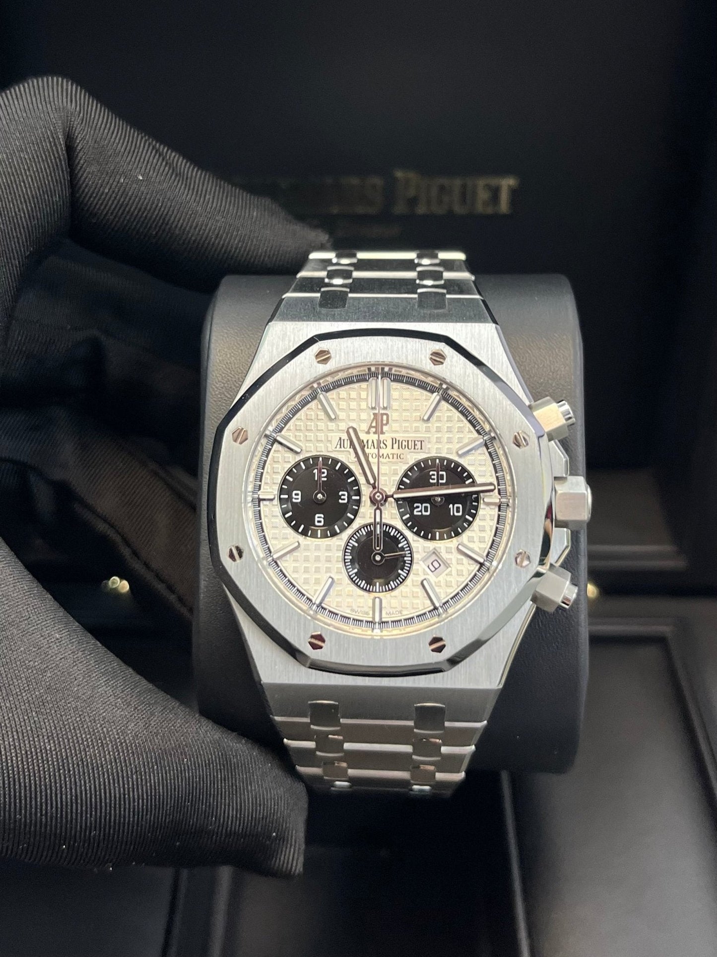 Audemars Piguet Royal Oak Selfwinding Chronograph/ Stainless Steel/ Panda Dials (Ref#26331ST.OO.1220ST.03)