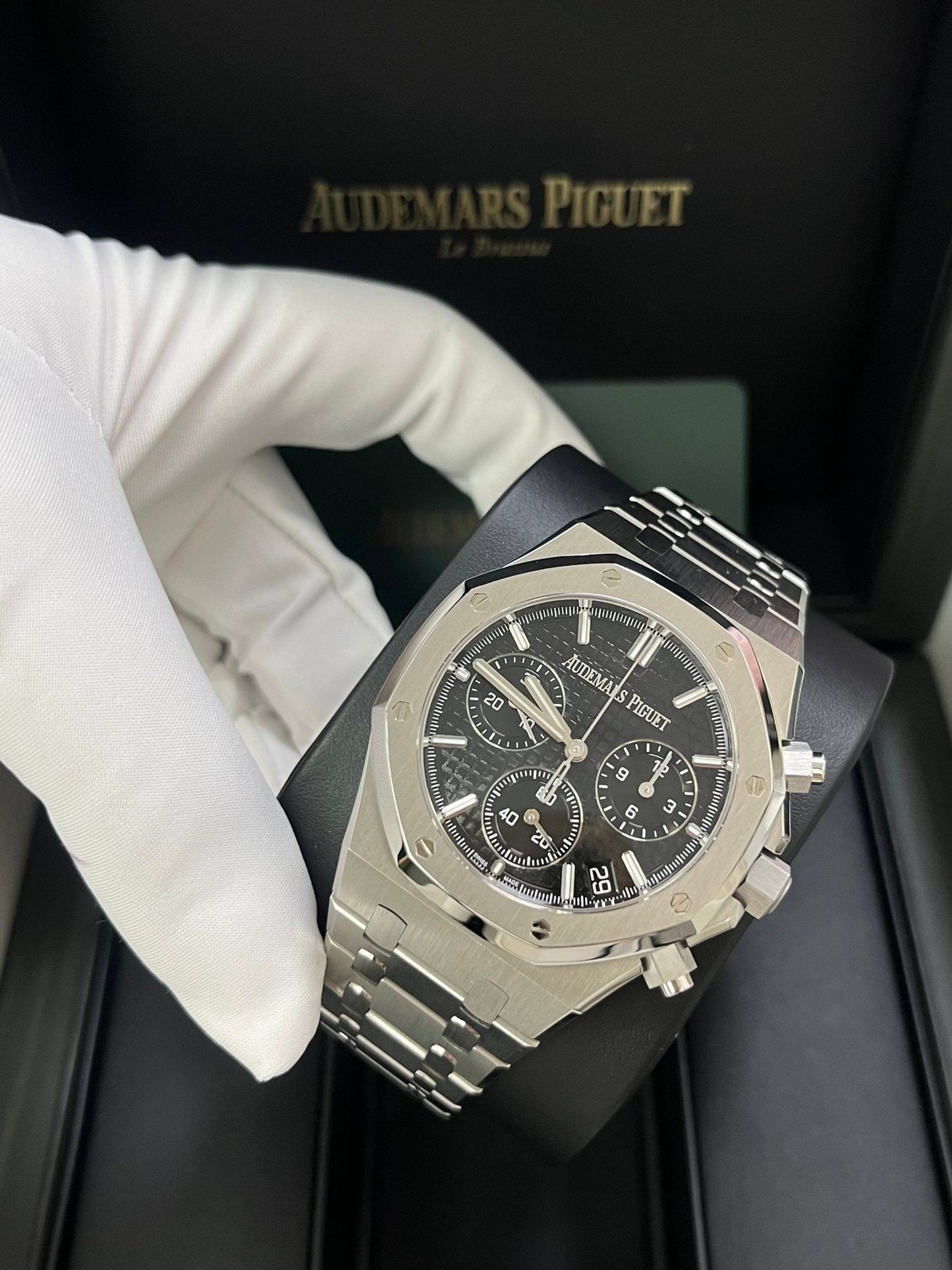 Audemars Piguet Royal Oak Selfwinding Chronograph Steel Black Dial 41mm Reference 26240ST.OO.1320ST.06