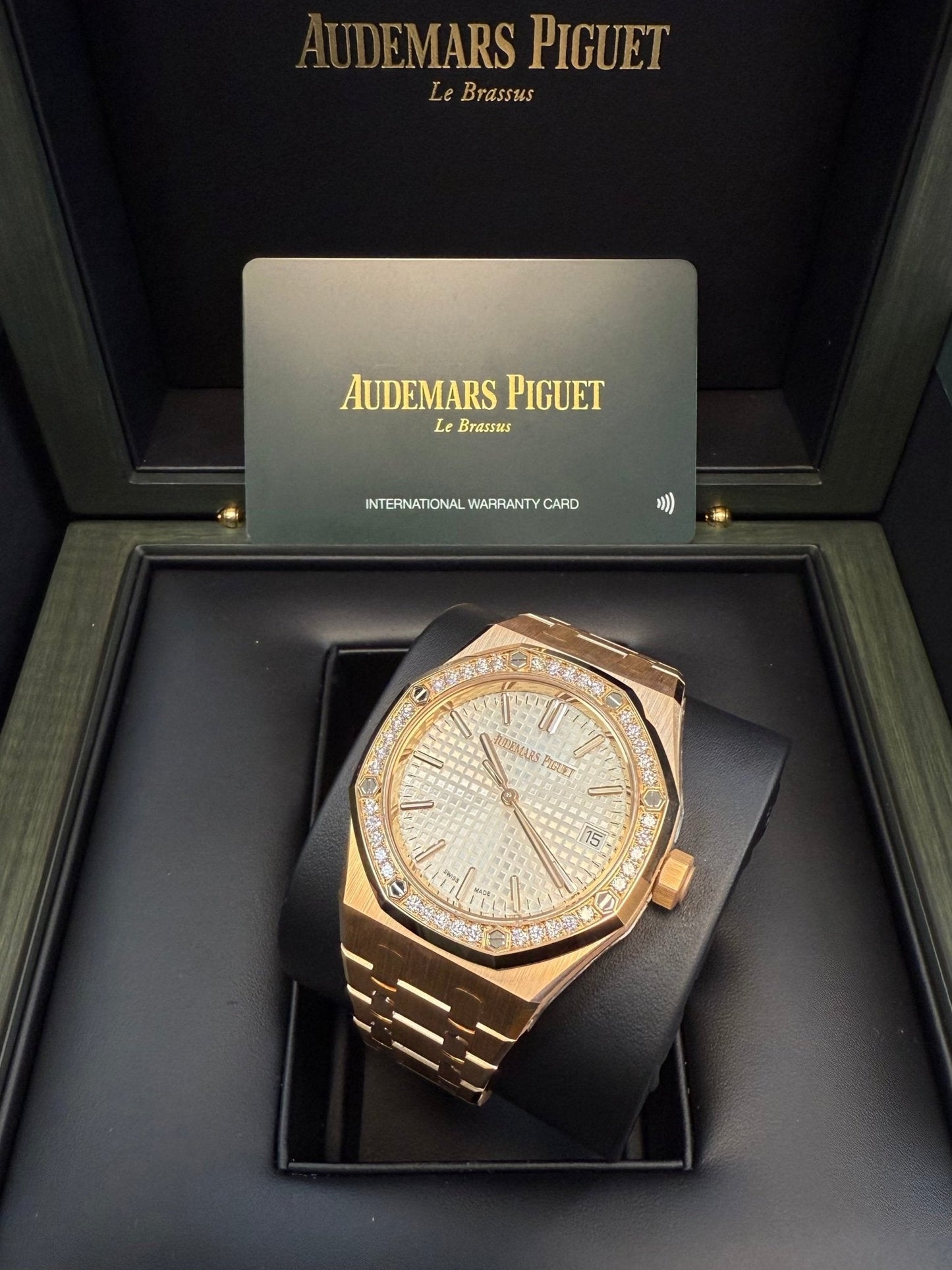 Audemars Piguet Royal Oak Selfwinding ( Ref# 15551OR.ZZ.1356OR.04)