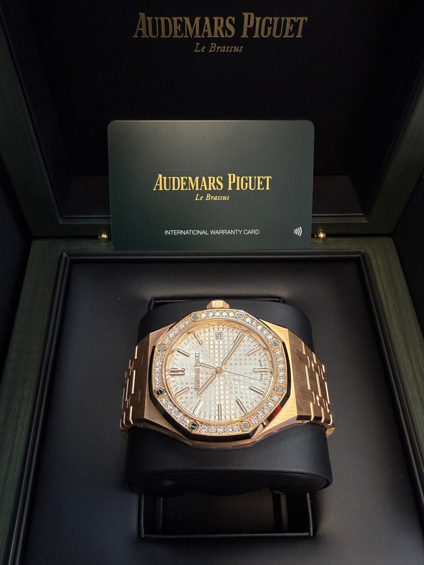 Audemars Piguet Royal Oak Selfwinding ( Ref# 15551OR.ZZ.1356OR.04)
