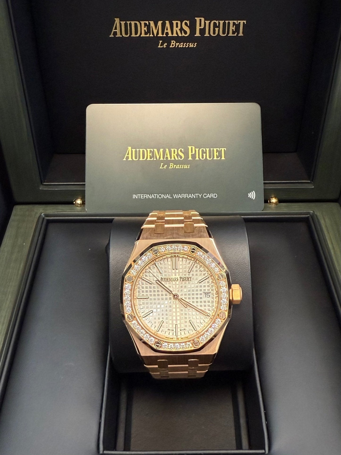 Audemars Piguet Royal Oak Selfwinding ( Ref# 15551OR.ZZ.1356OR.04)