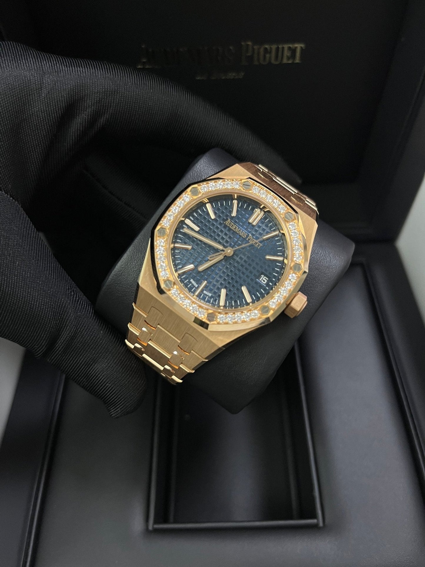 Audemars Piguet Royal Oak Selfwinding (Ref# 15551OR.ZZ.1356OR.05)