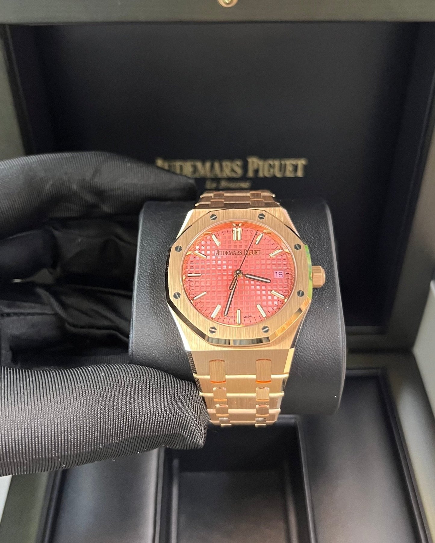 Audemars Piguet Royal Oak Selfwinding Rose Gold Pink Dial 34mm Royal Oak Selfwinding Ref. 77450OR.OO.1361OR.01