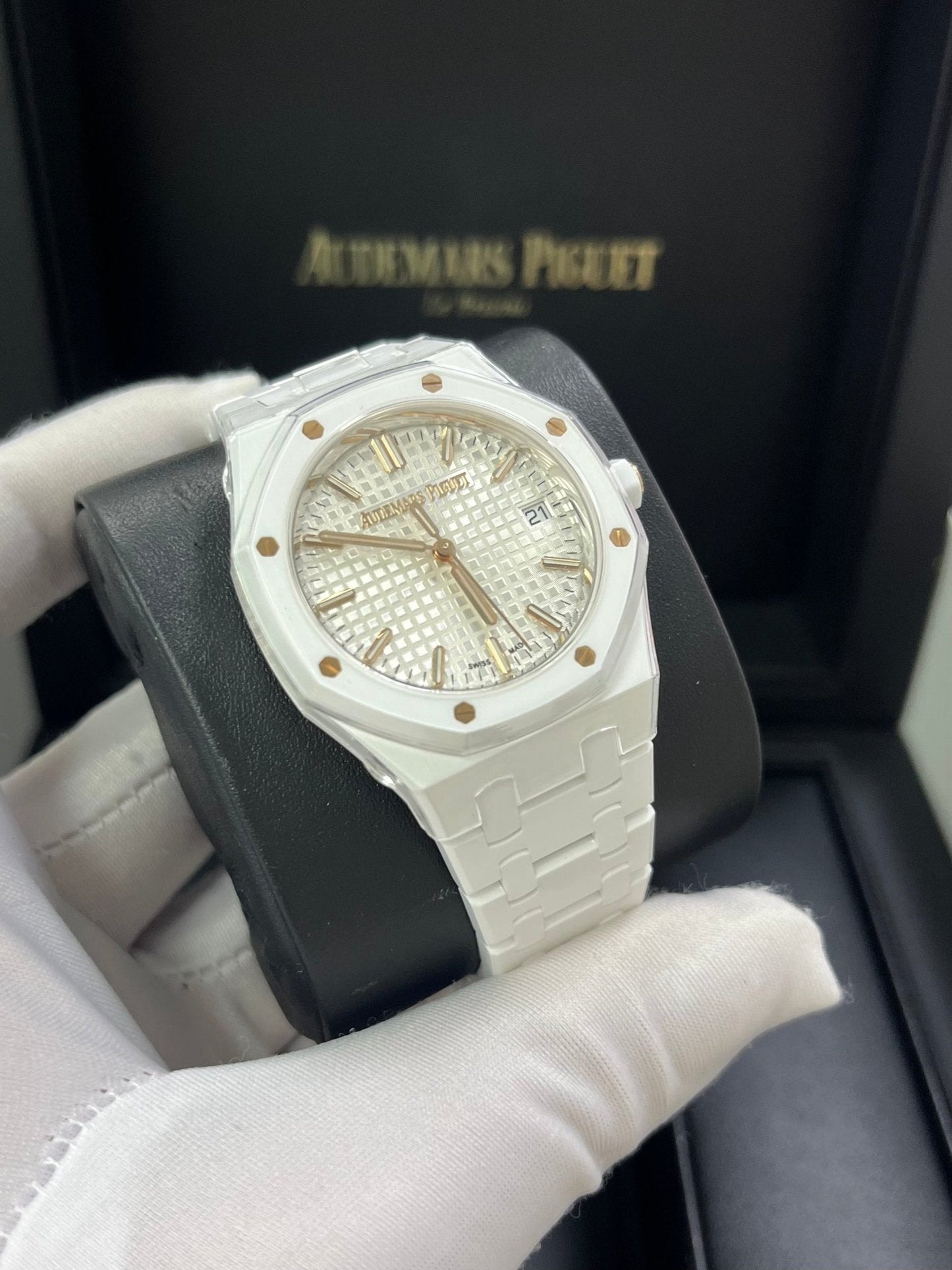 Audemars Piguet Royal Oak Selfwinding White Ceramic 77350CB.OO.1266CB.01