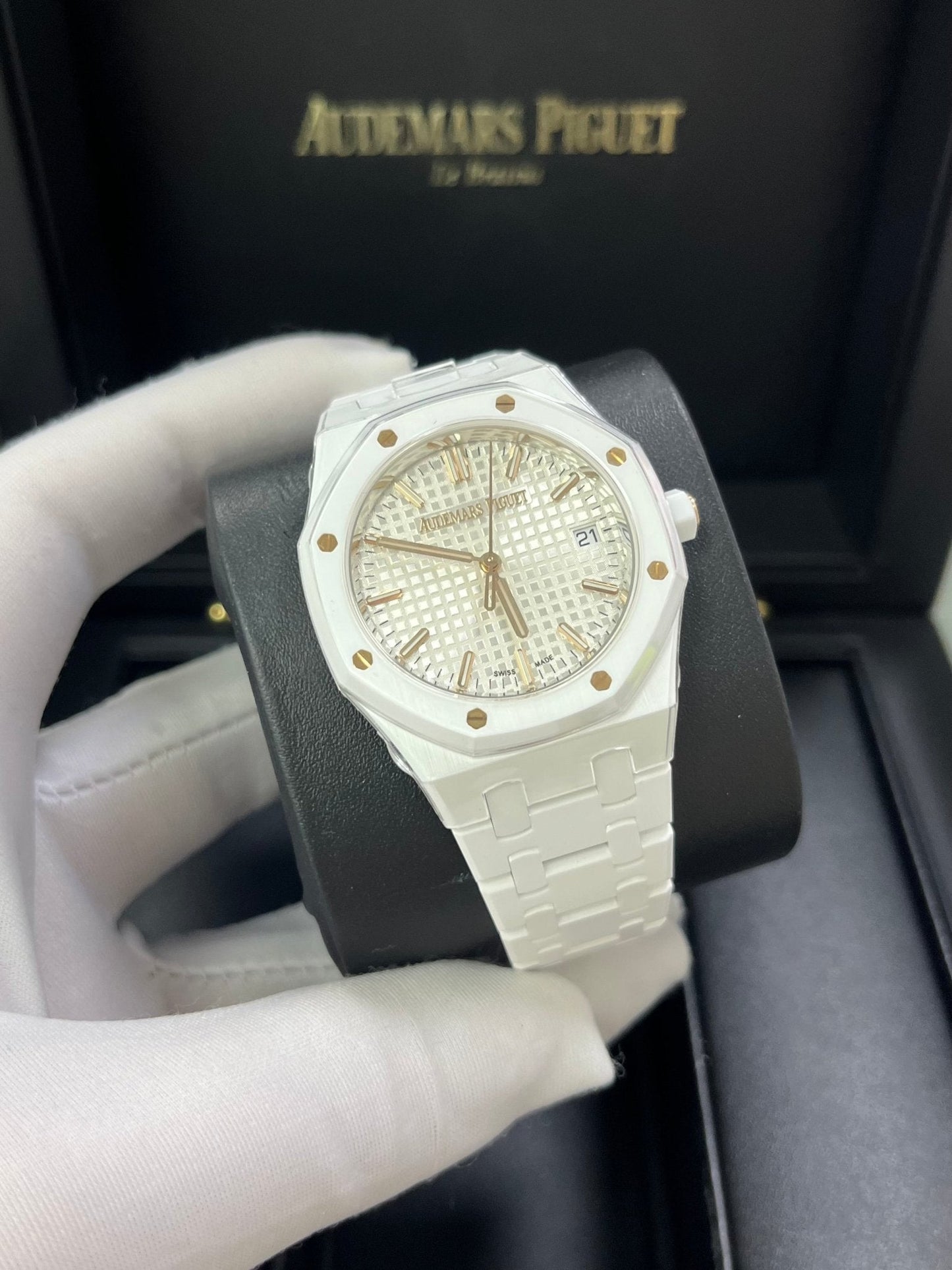 Audemars Piguet Royal Oak Selfwinding White Ceramic 77350CB.OO.1266CB.01