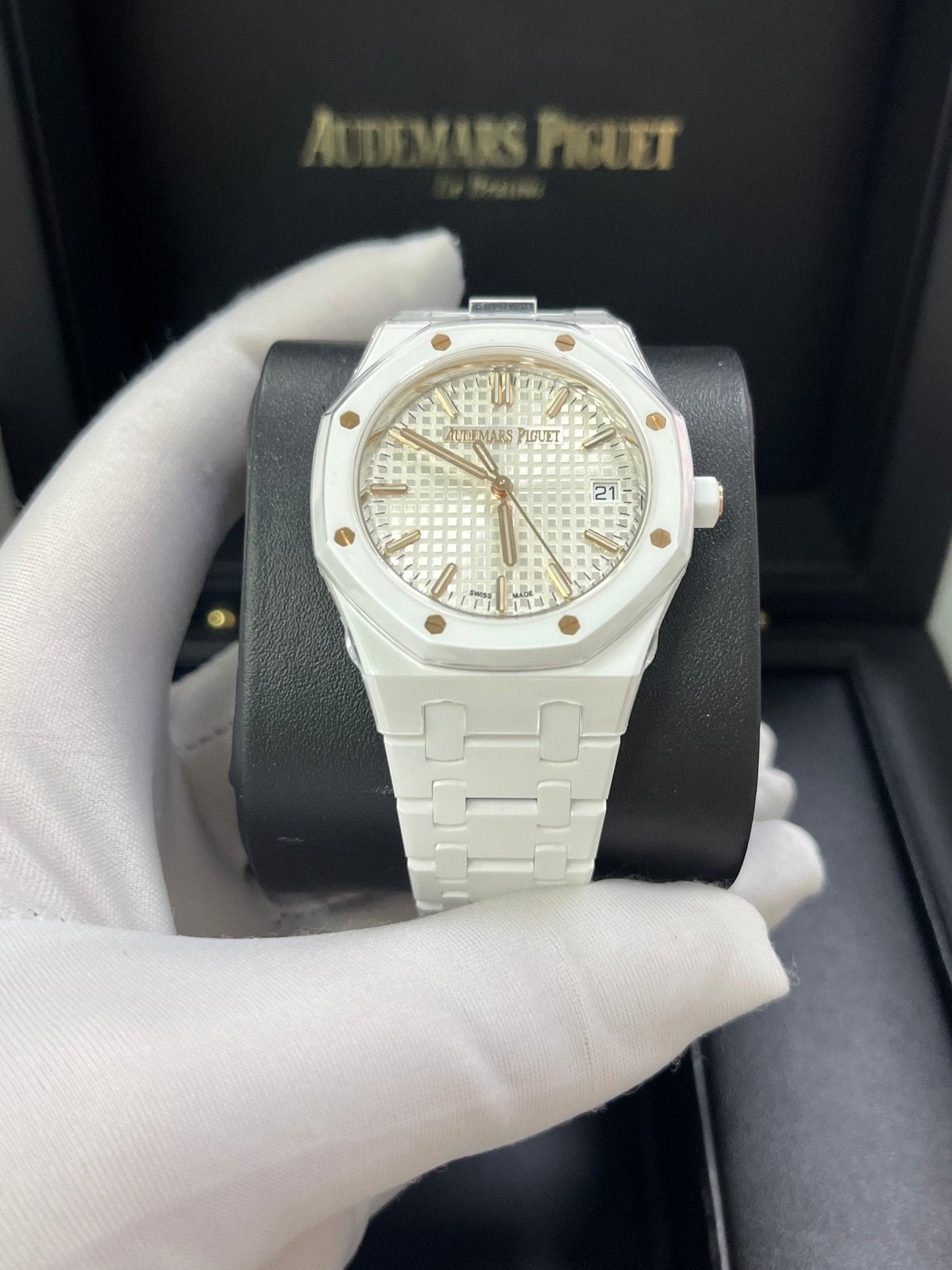 Audemars Piguet Royal Oak Selfwinding White Ceramic 77350CB.OO.1266CB.01