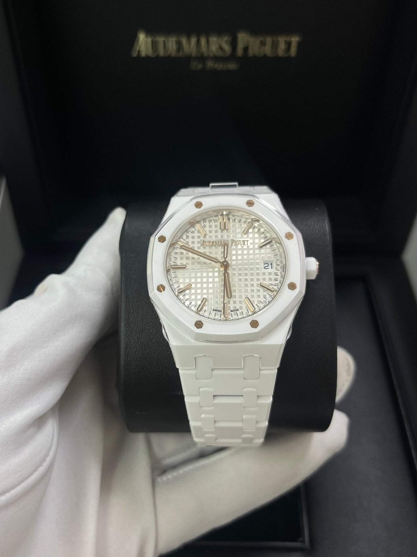 Audemars Piguet Royal Oak Selfwinding White Ceramic 77350CB.OO.1266CB.01