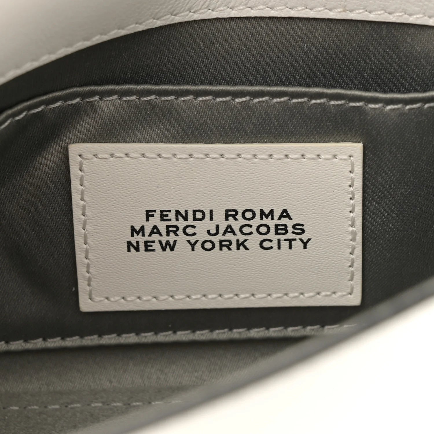 X MARC JACOBS Nappa Logo Phone Baguette White Black