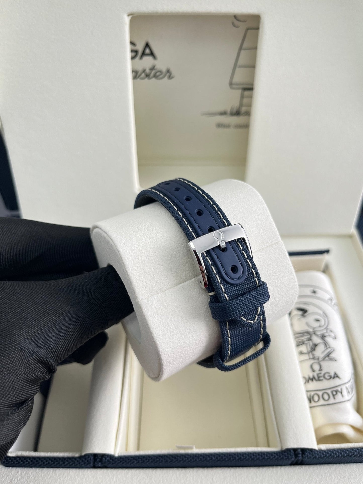 Omega Speedmaster 'Silver Snoopy Award' 310.32.42.50.02.001