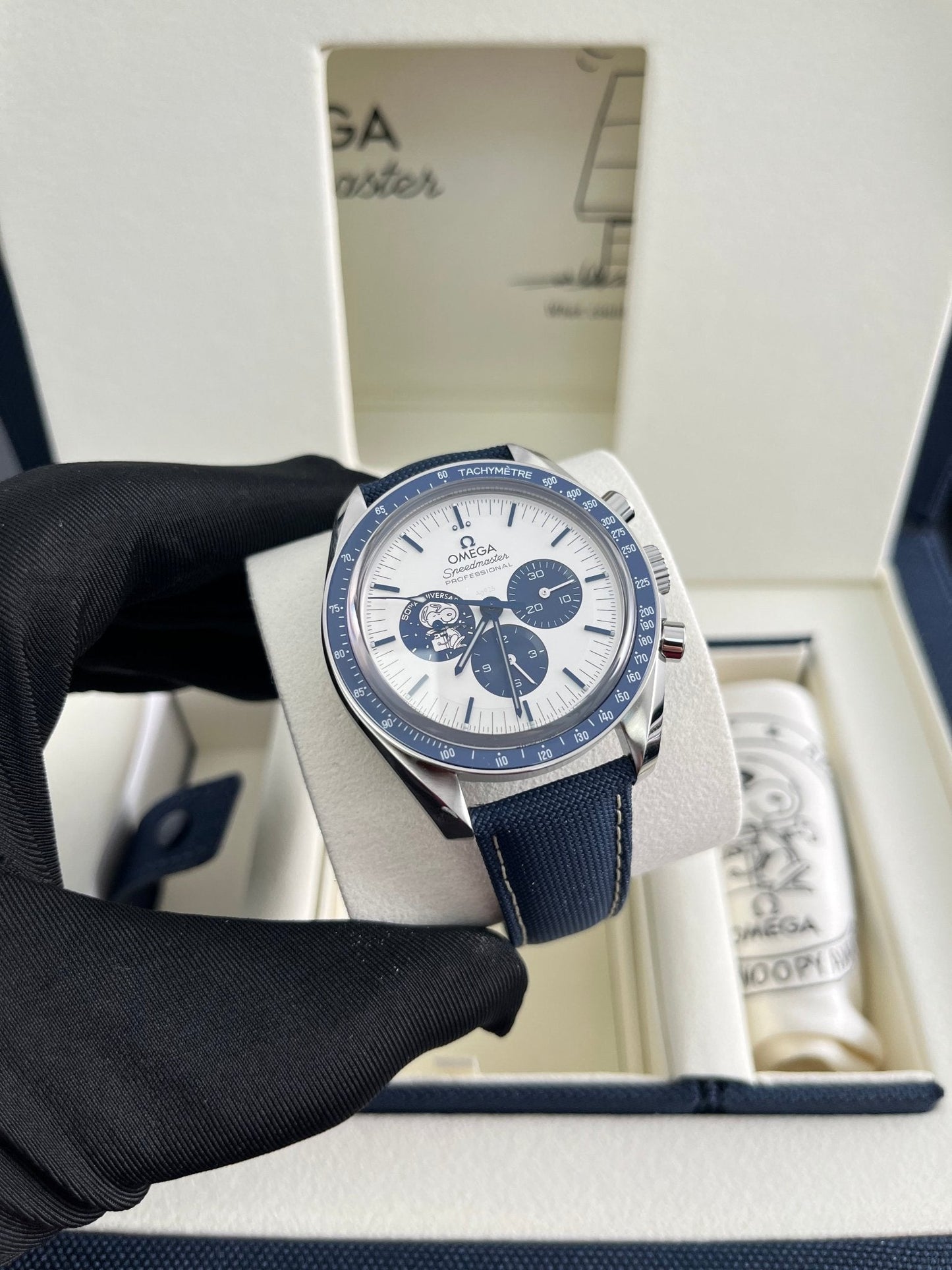 Omega Speedmaster 'Silver Snoopy Award' 310.32.42.50.02.001