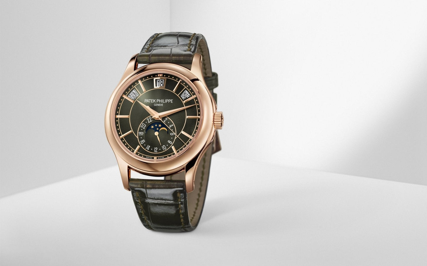 Patek Philippe Annual Calendar Complications (Ref#: 5205R-011)