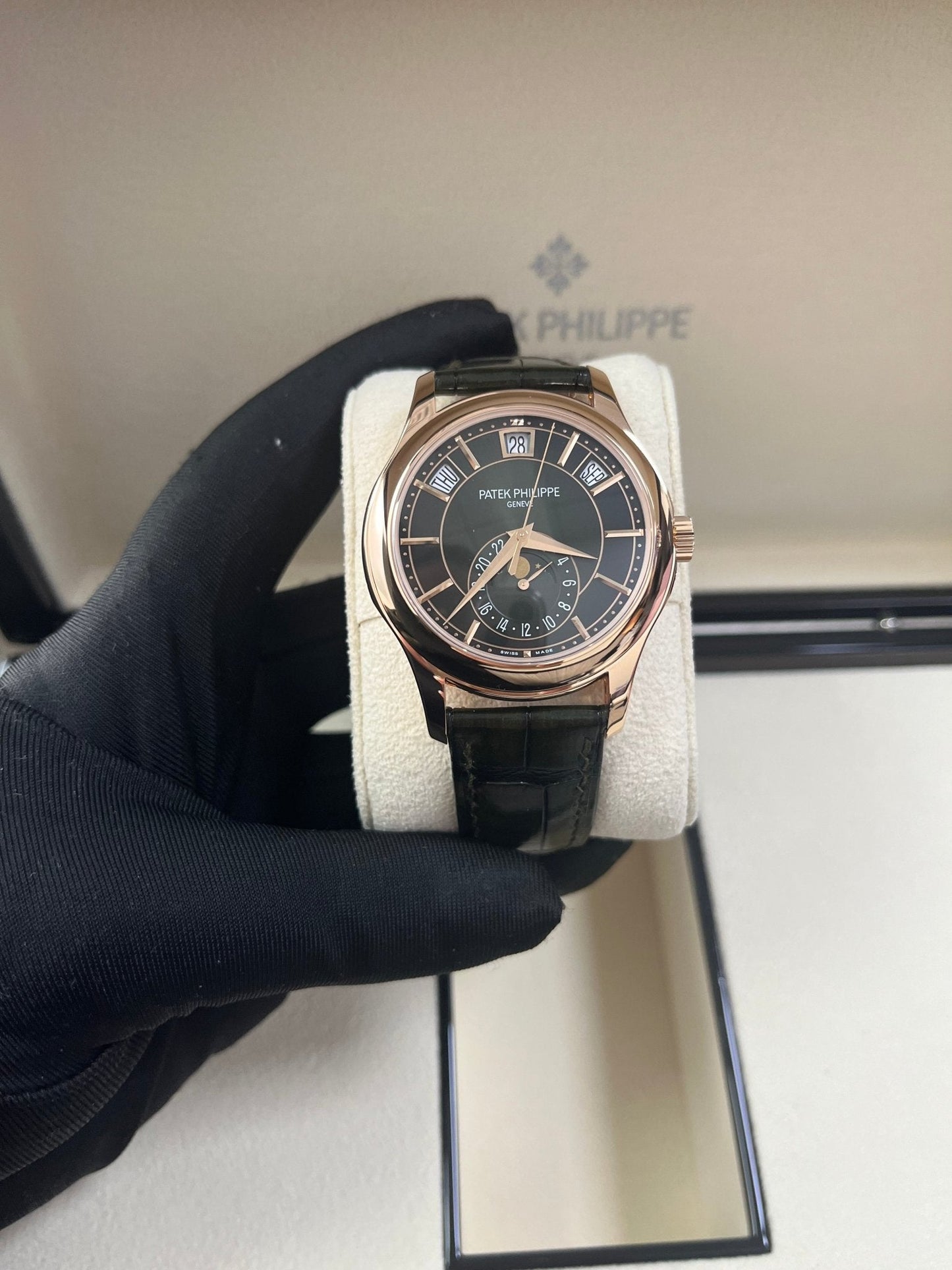 Patek Philippe Annual Calendar Complications (Ref#: 5205R-011)