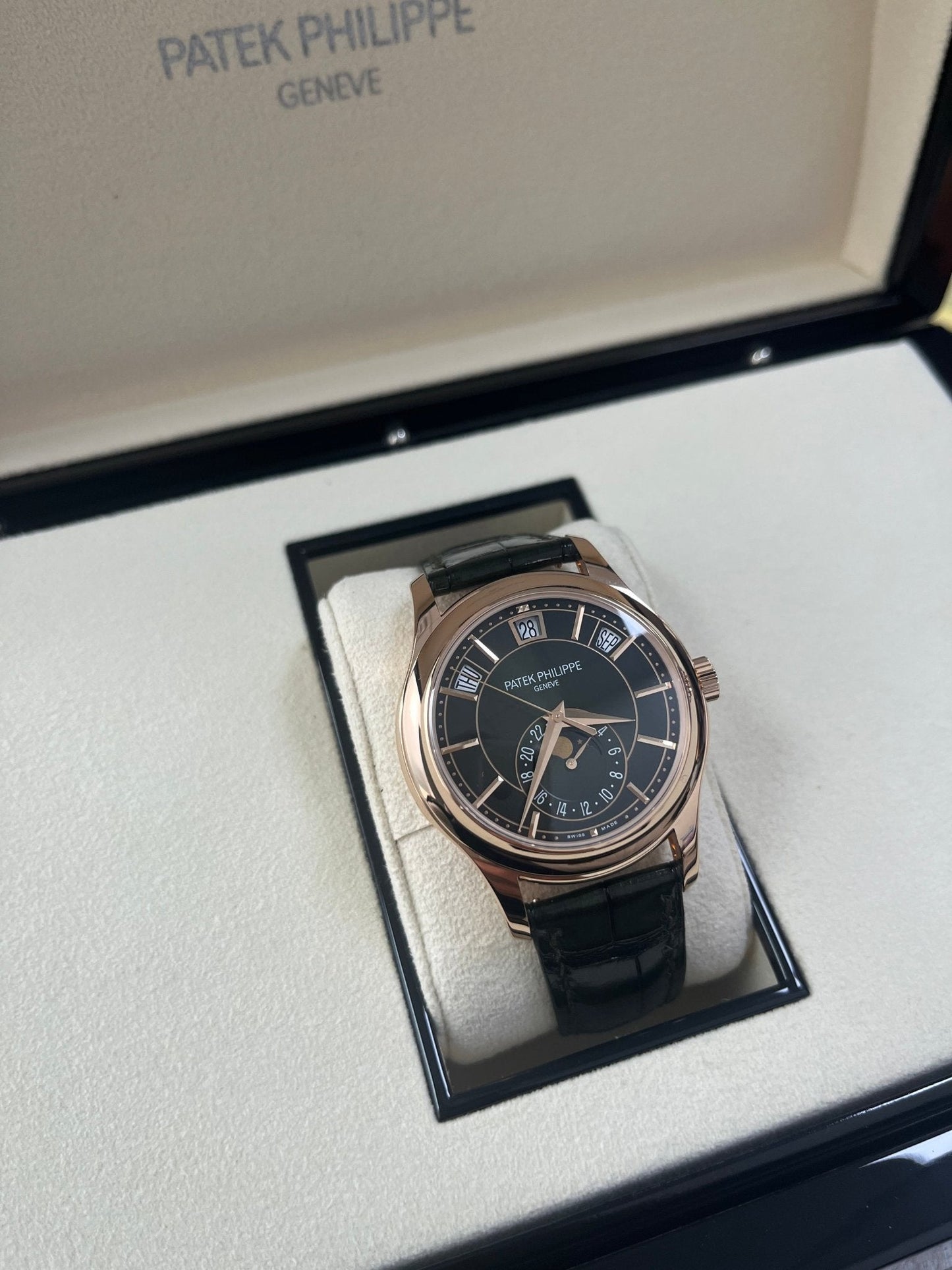 Patek Philippe Annual Calendar Complications (Ref#: 5205R-011)