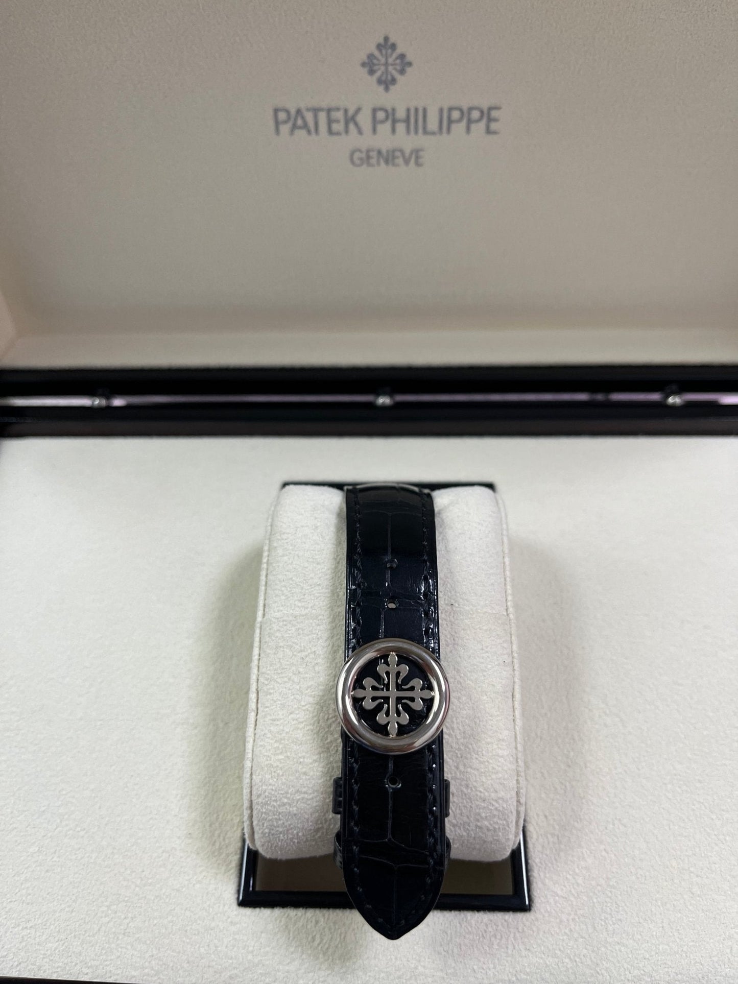 Patek Philippe Annual Calendar COMPLICATIONS White Gold 5396G-011