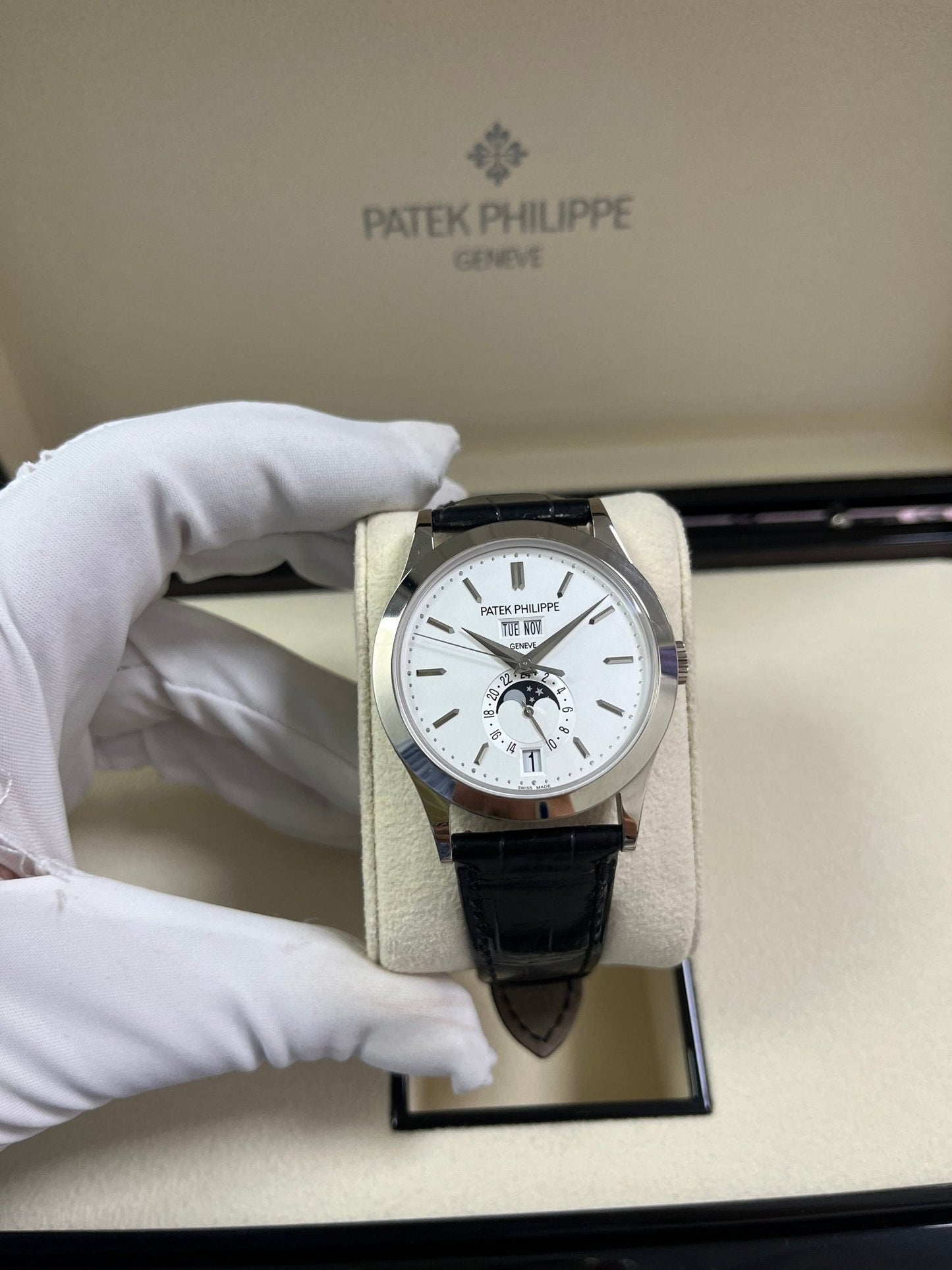 Patek Philippe Annual Calendar COMPLICATIONS White Gold 5396G-011