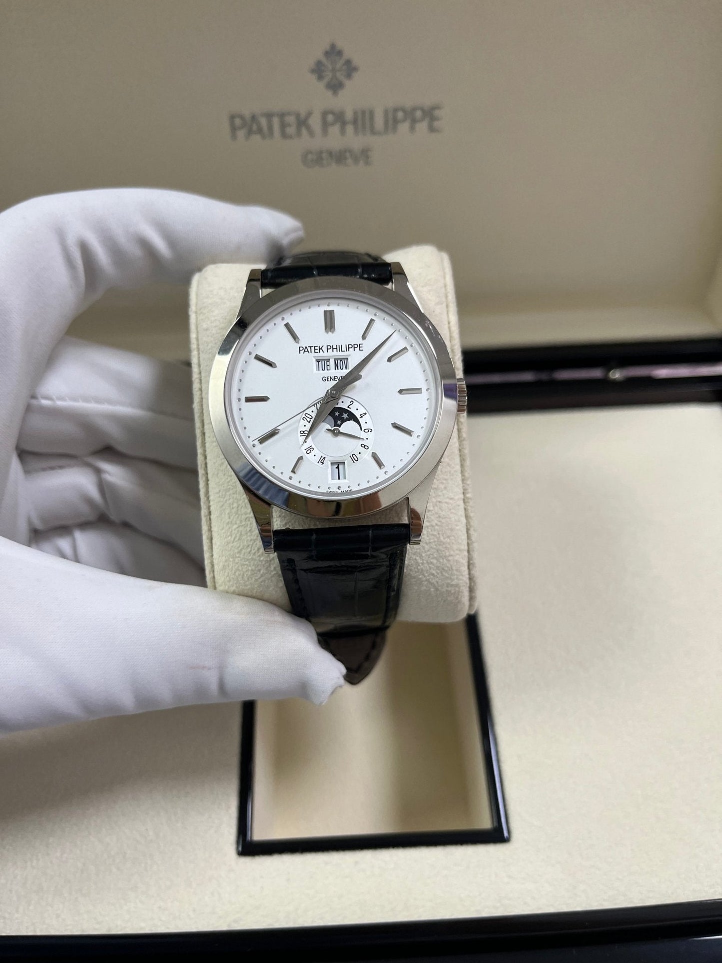 Patek Philippe Annual Calendar COMPLICATIONS White Gold 5396G-011