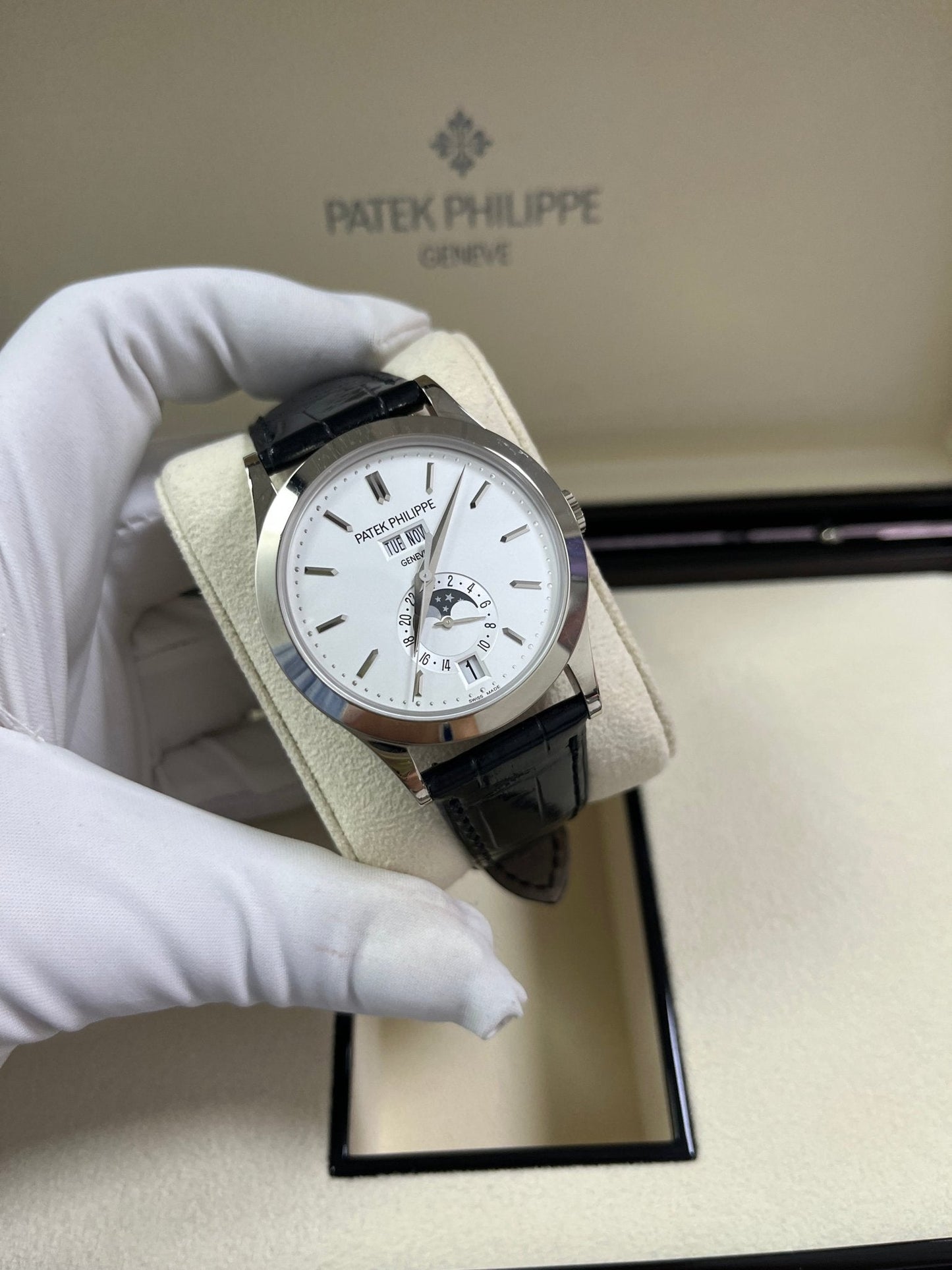 Patek Philippe Annual Calendar COMPLICATIONS White Gold 5396G-011