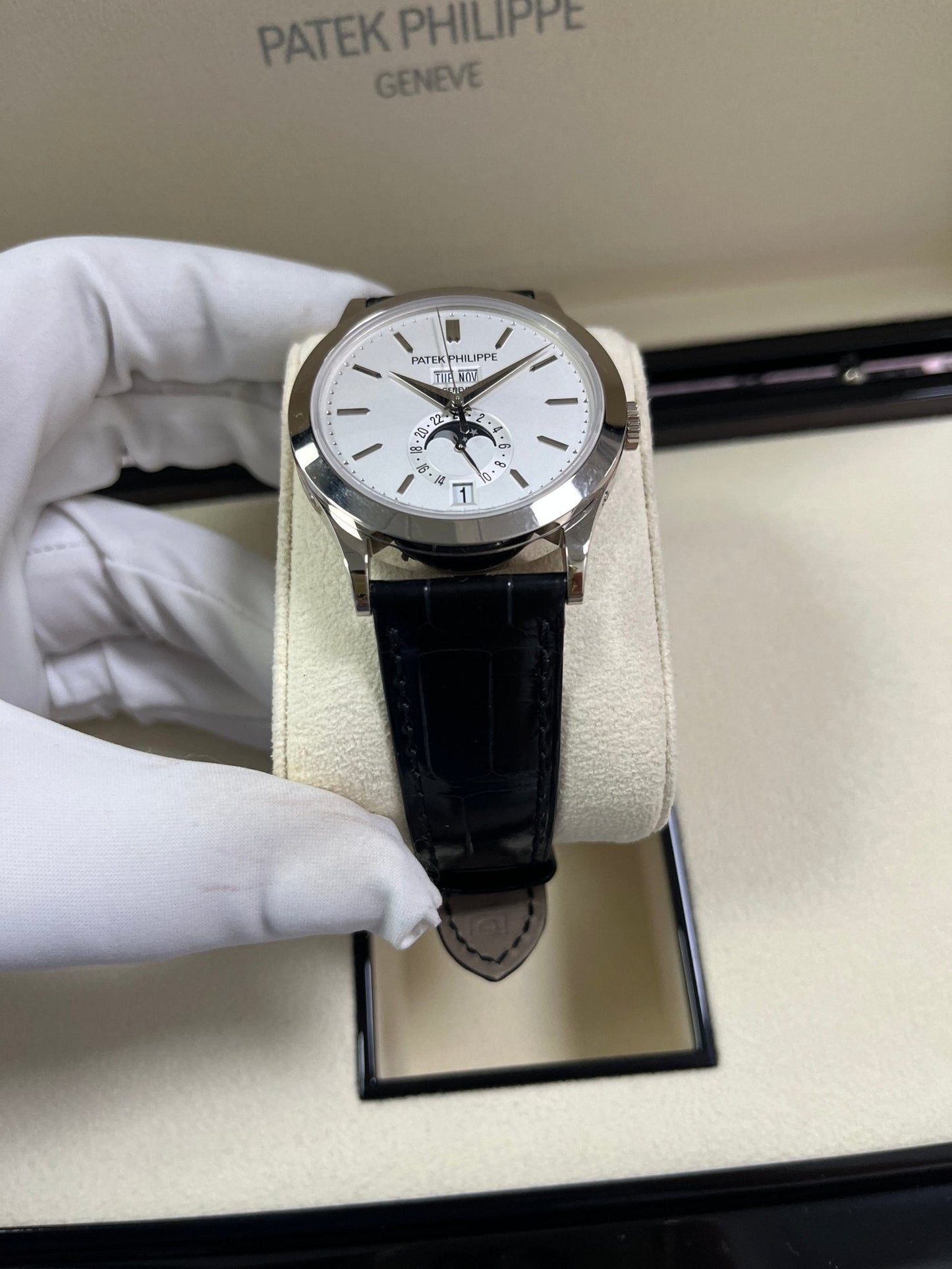 Patek Philippe Annual Calendar COMPLICATIONS White Gold 5396G-011