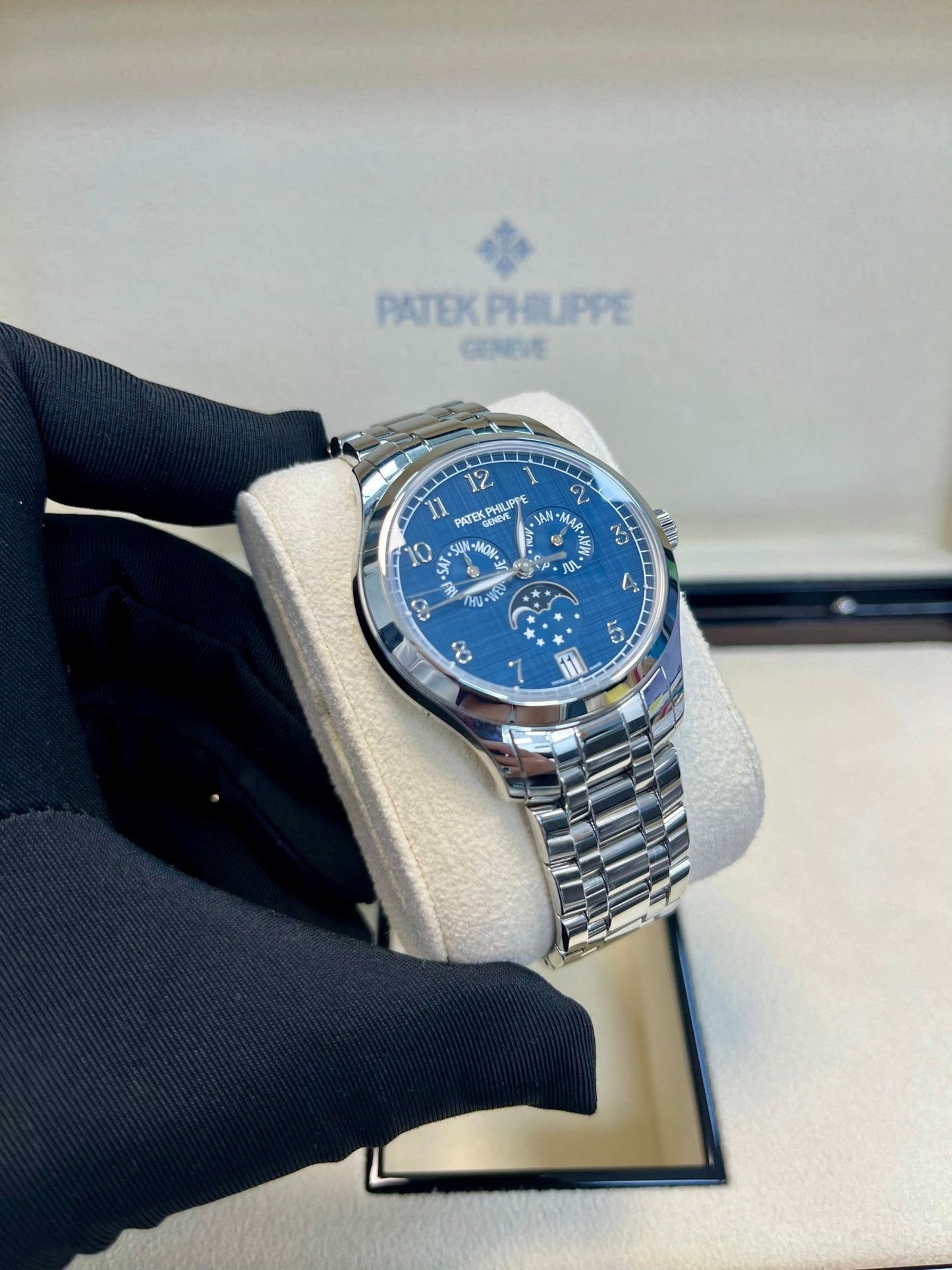 Patek Philippe Annual Calendar Moon Phase Complications (Ref# 4947/1A-001)