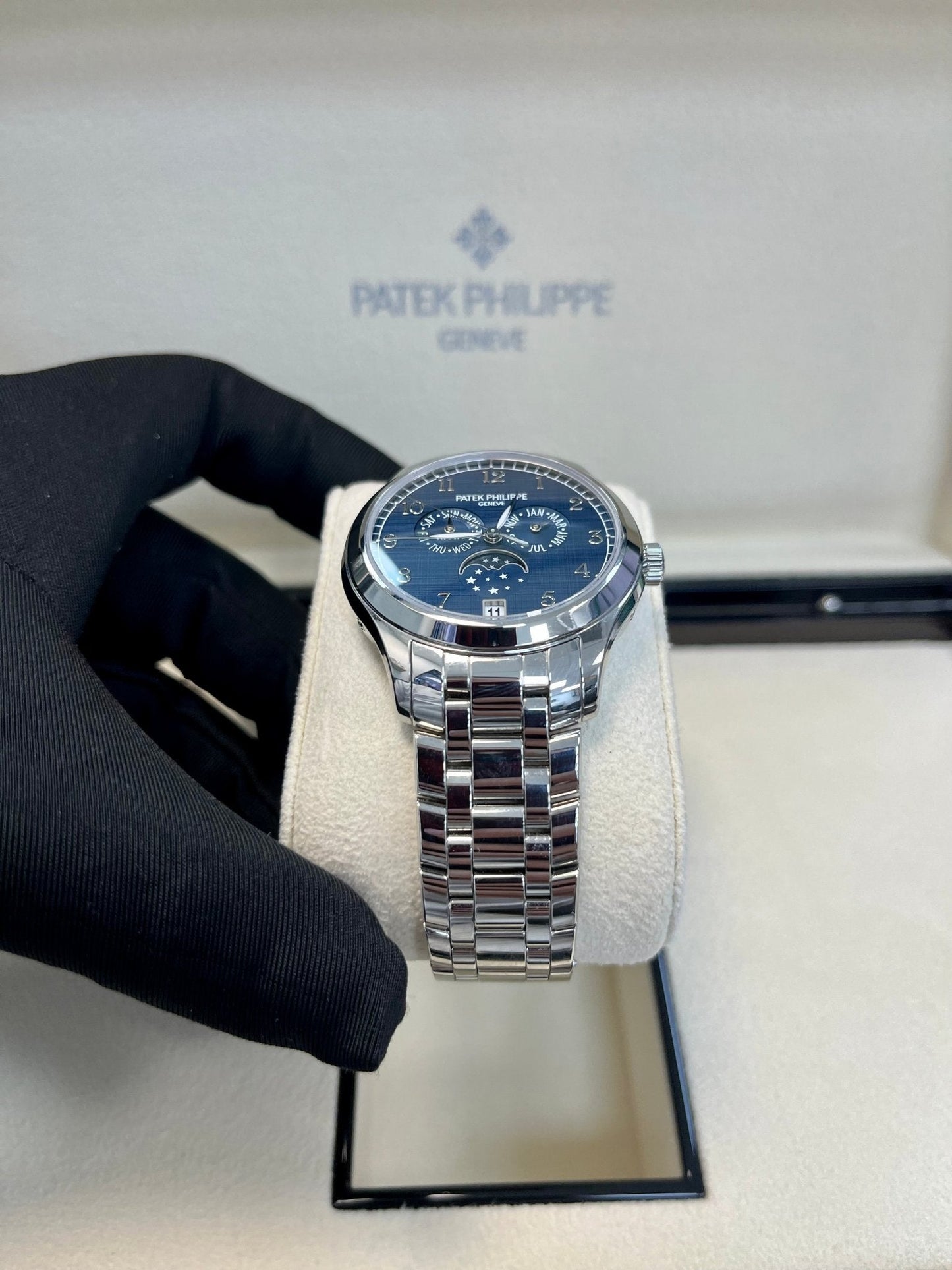 Patek Philippe Annual Calendar Moon Phase Complications (Ref# 4947/1A-001)