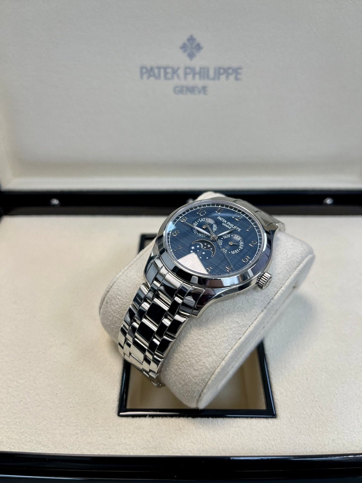 Patek Philippe Annual Calendar Moon Phase Complications (Ref# 4947/1A-001)