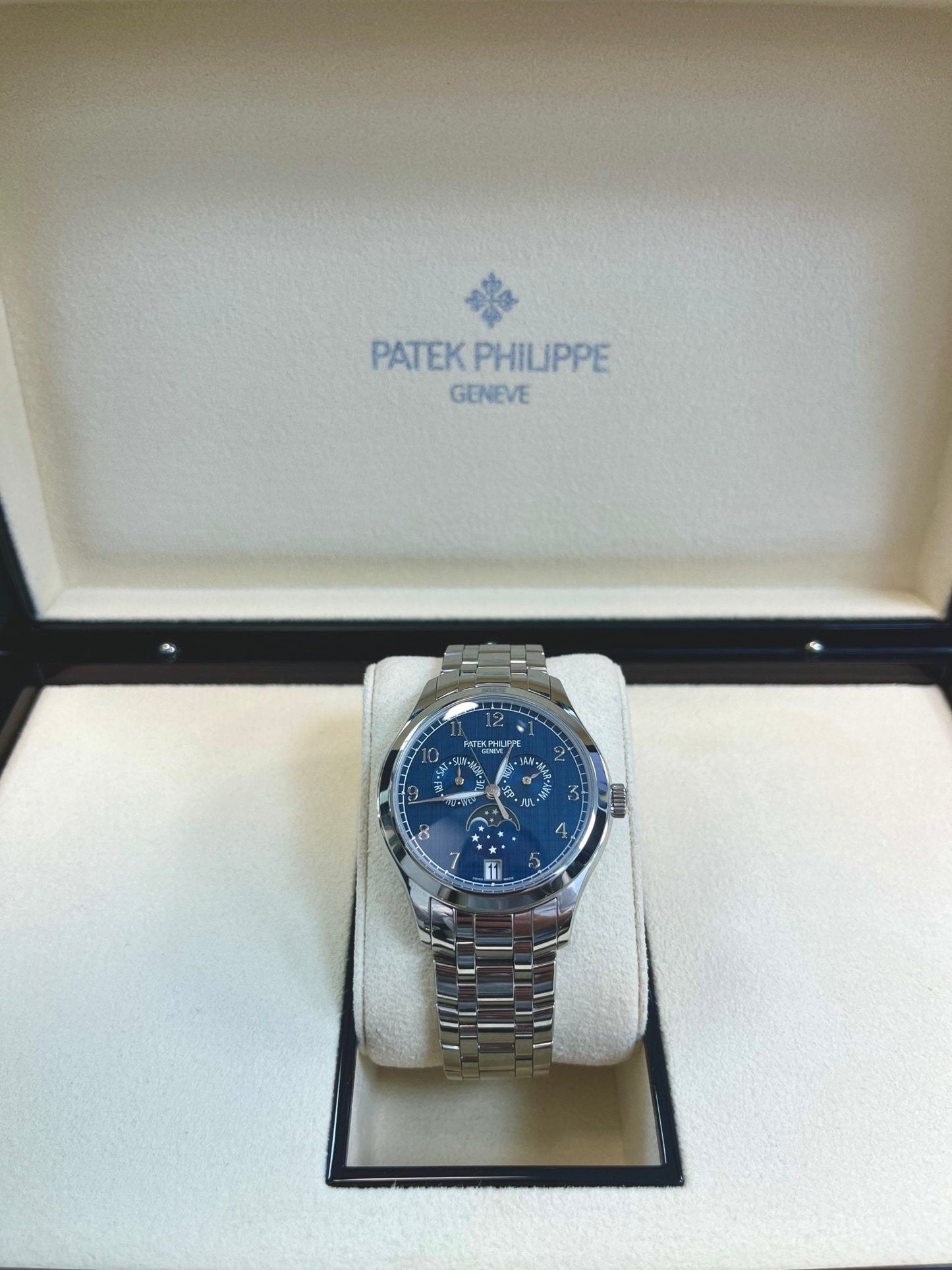 Patek Philippe Annual Calendar Moon Phase Complications (Ref# 4947/1A-001)