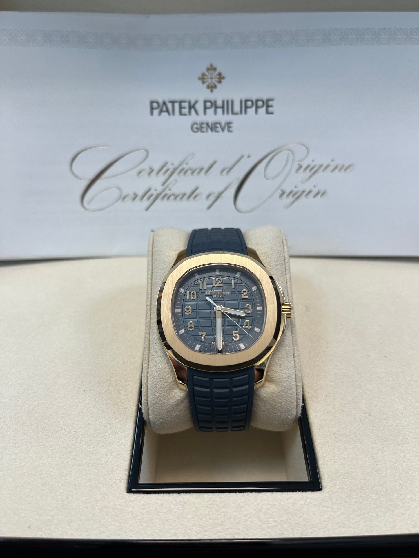 Patek Philippe Aquanaut 18K Rose Gold Opaline-blue Dial 38.8 mm 5269R-001