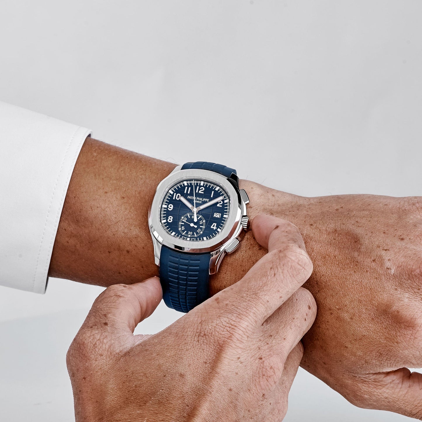 Patek Philippe Aquanaut 5968G-001 White Gold Blue Dial (2022)
