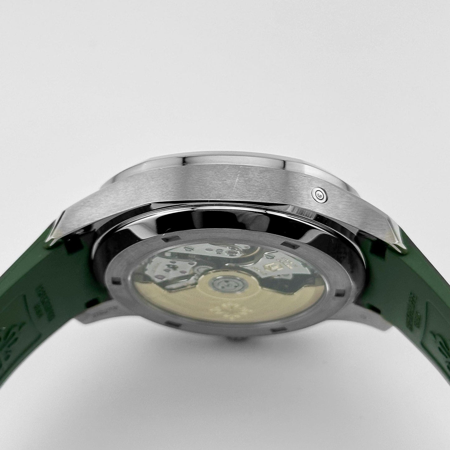 Patek Philippe Aquanaut 5968G-010 Chronograph White Gold Khaki Green Dial (2021)