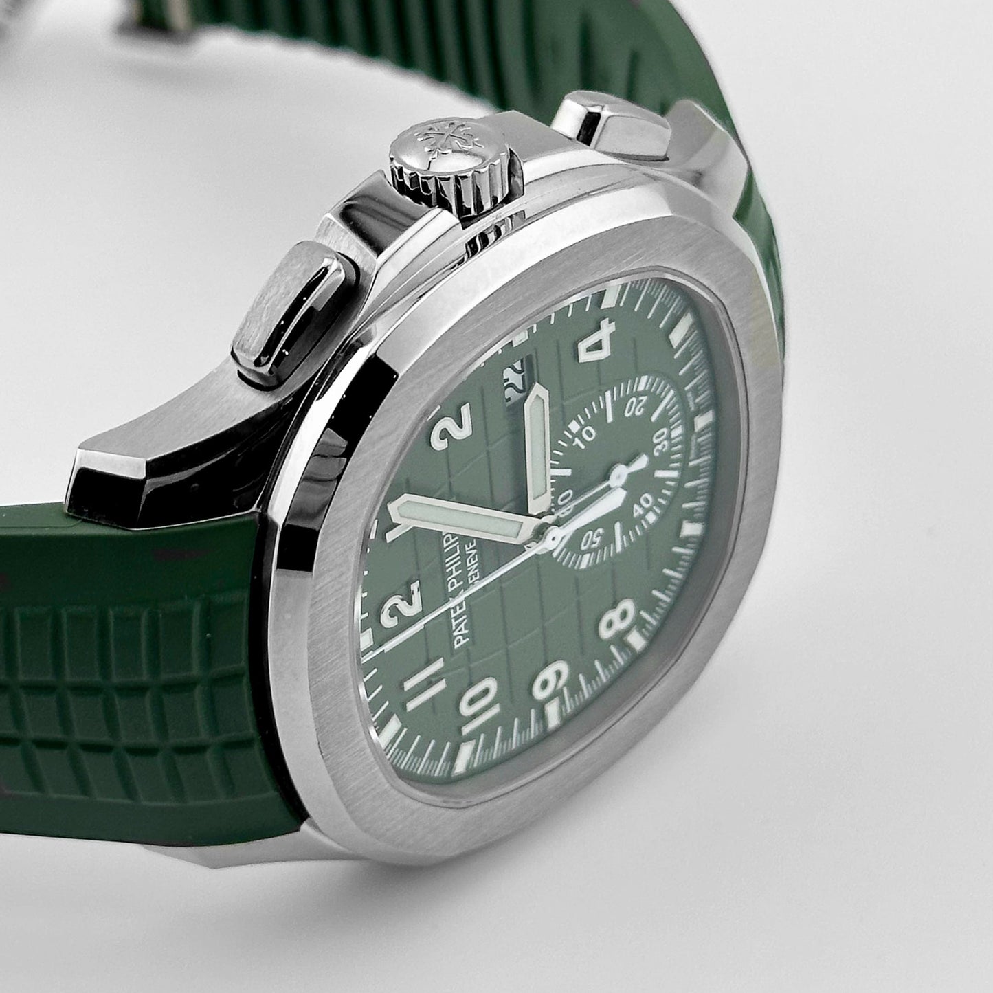 Patek Philippe Aquanaut 5968G-010 Chronograph White Gold Khaki Green Dial (2021)