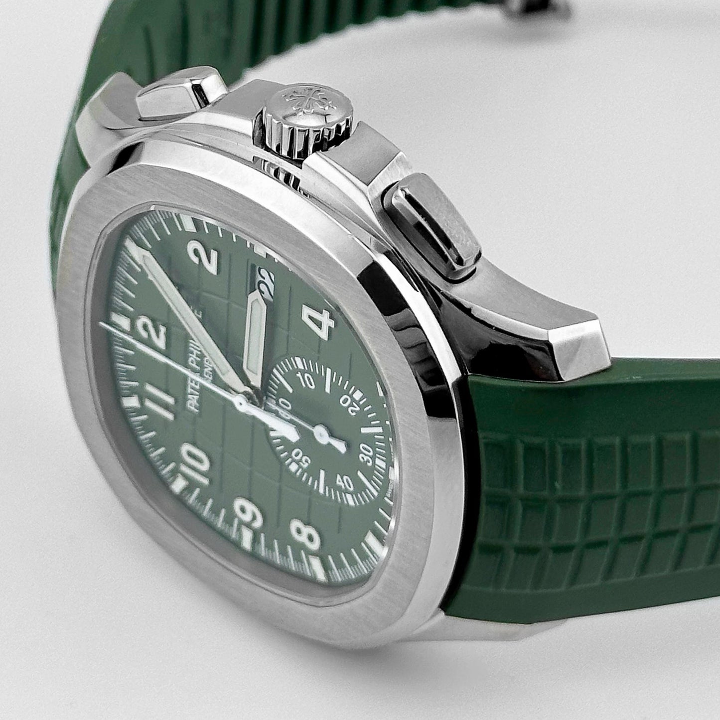 Patek Philippe Aquanaut 5968G-010 Chronograph White Gold Khaki Green Dial (2021)