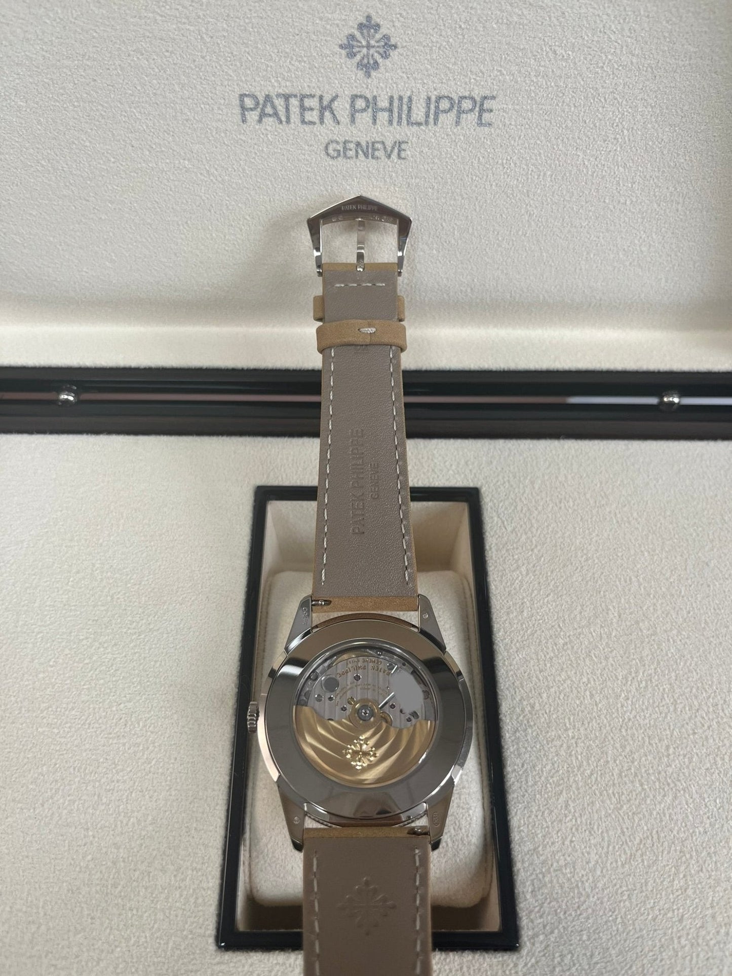 Patek Philippe Calatrava 40mm 18k White Gold 40mm Textured Dial 5226G-001