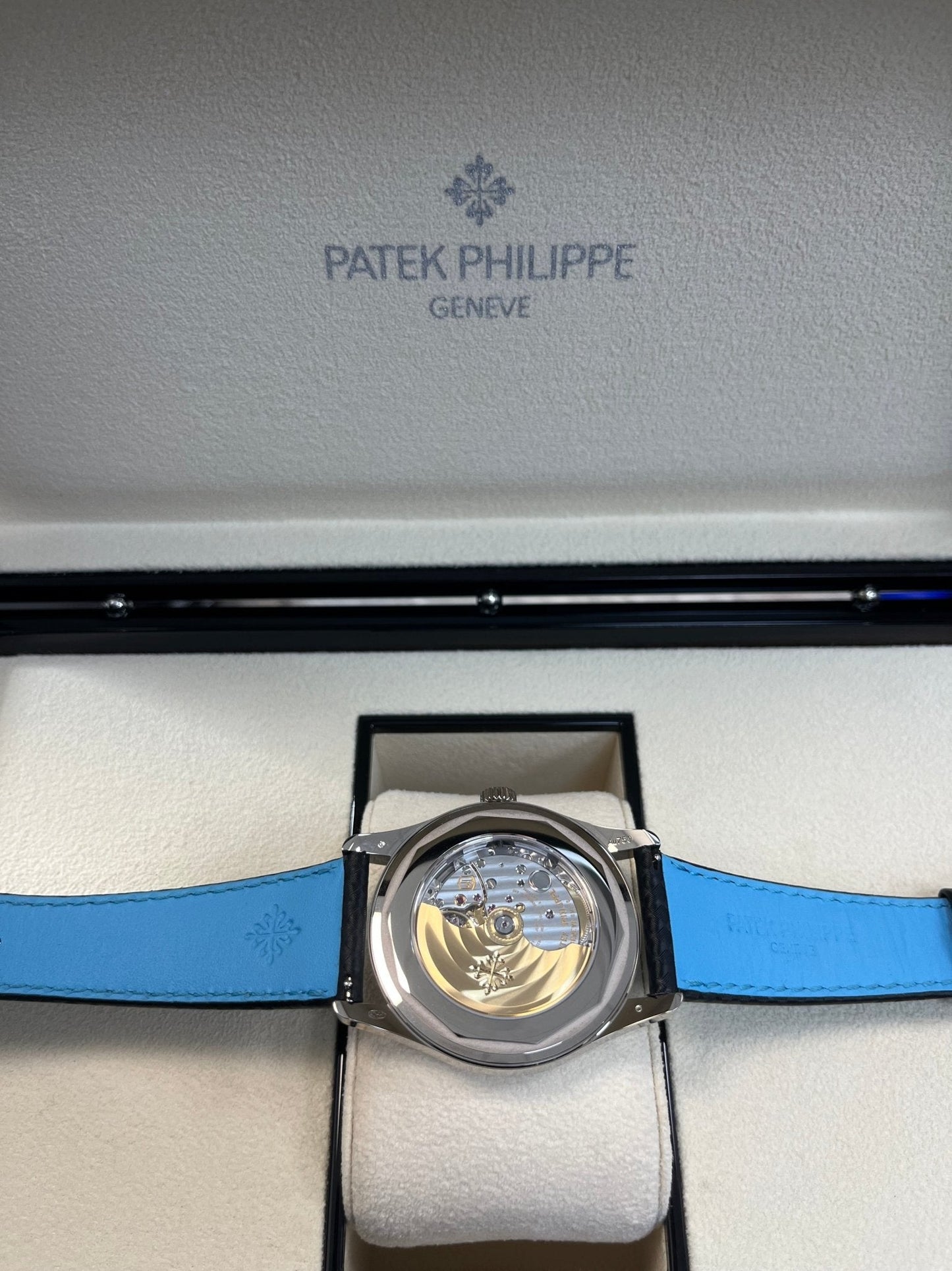 Patek Philippe Calatrava 40mm Blue Date Sweep Seconds (Ref# 6007G-011)