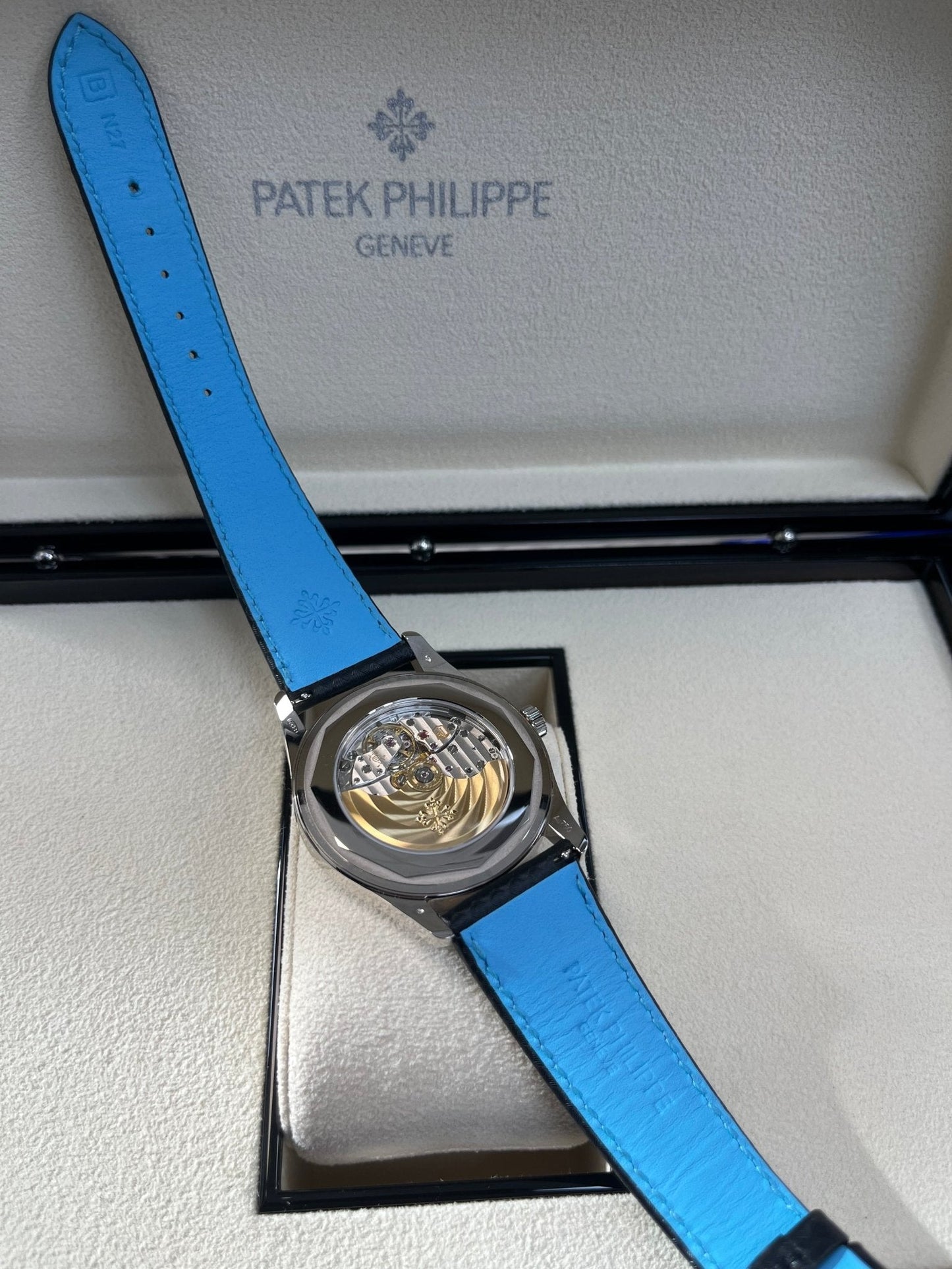 Patek Philippe Calatrava 40mm Blue Date Sweep Seconds (Ref# 6007G-011)