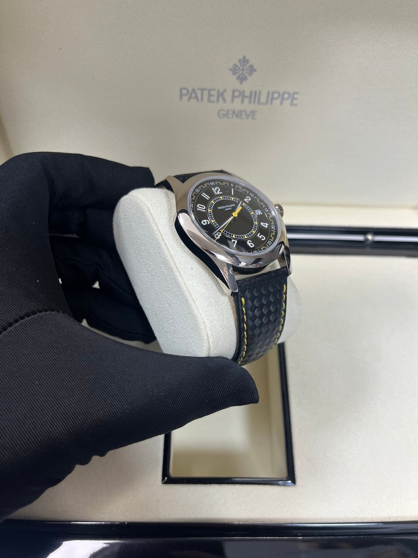 Patek Philippe Calatrava Date Sweep Seconds (Ref# 6007G-001)
