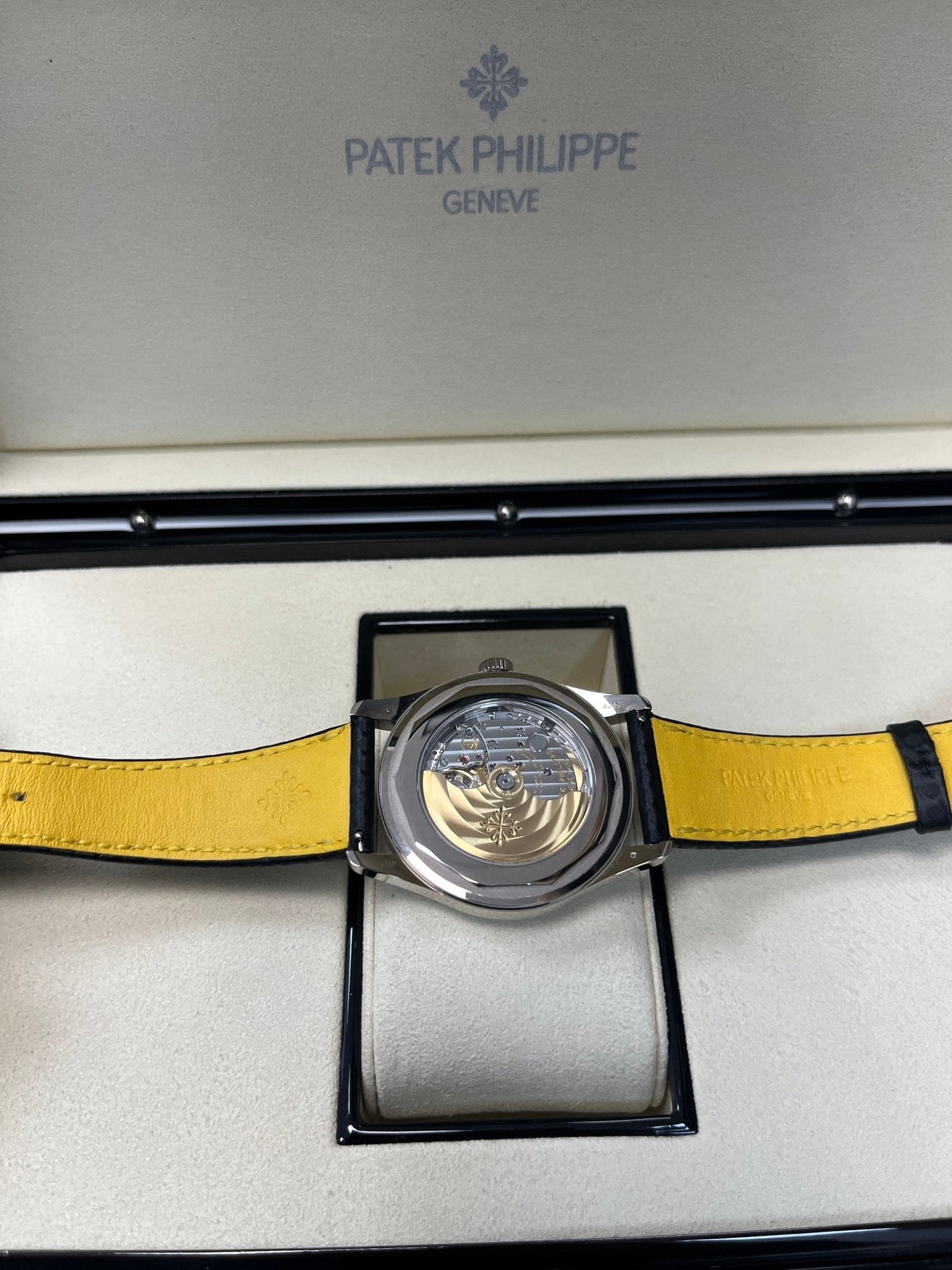 Patek Philippe Calatrava Date Sweep Seconds (Ref# 6007G-001)