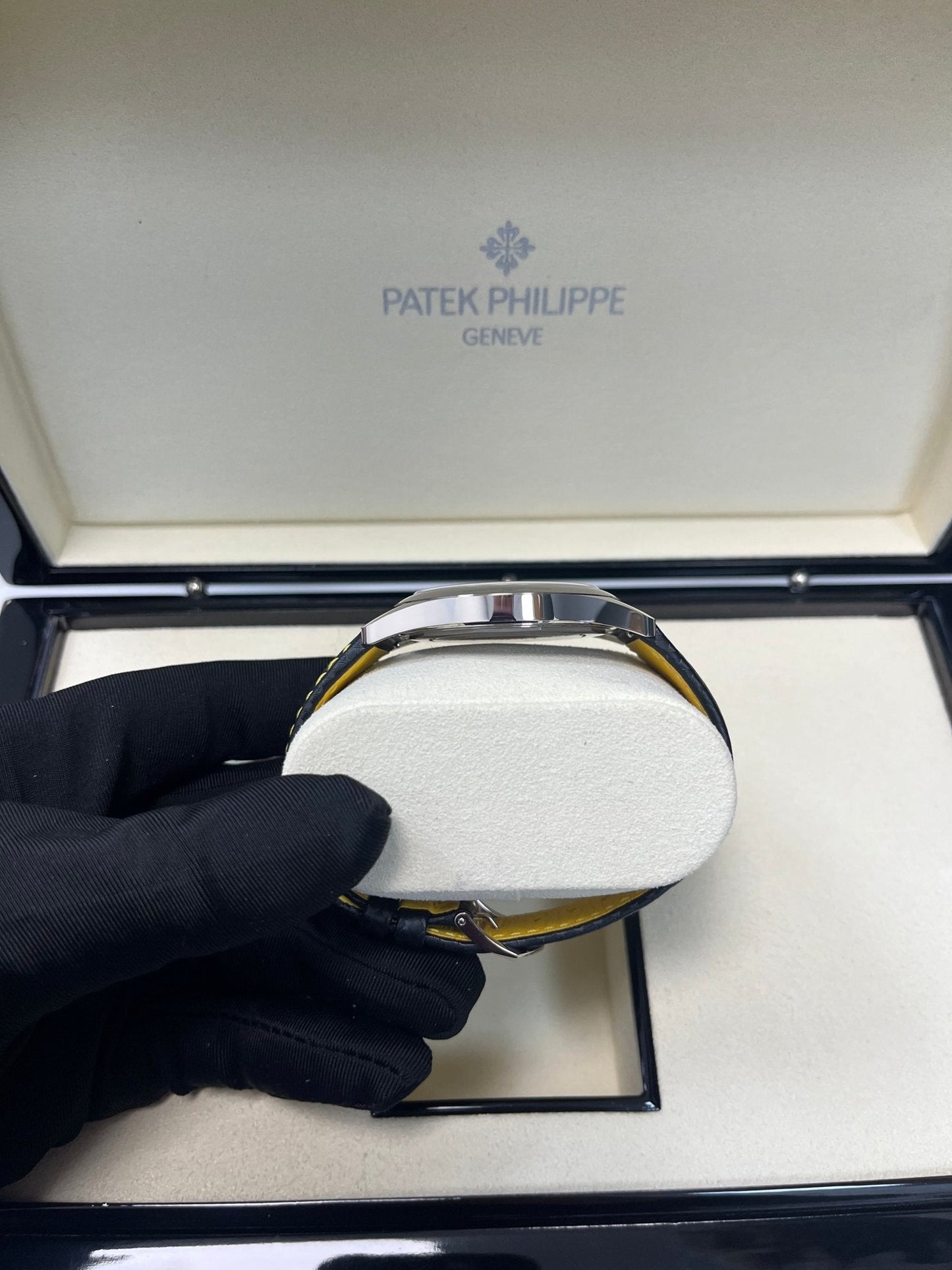 Patek Philippe Calatrava Date Sweep Seconds (Ref# 6007G-001)