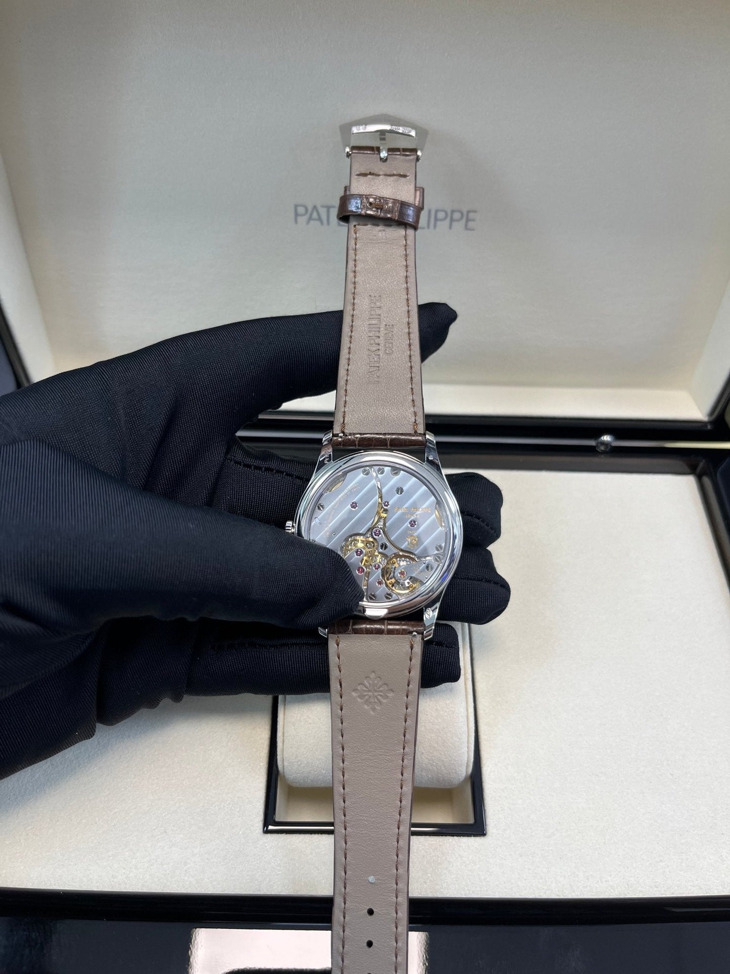 Patek Philippe Calatrava New 2025 Release 6196P Calatrava Salmon Dial Platinum