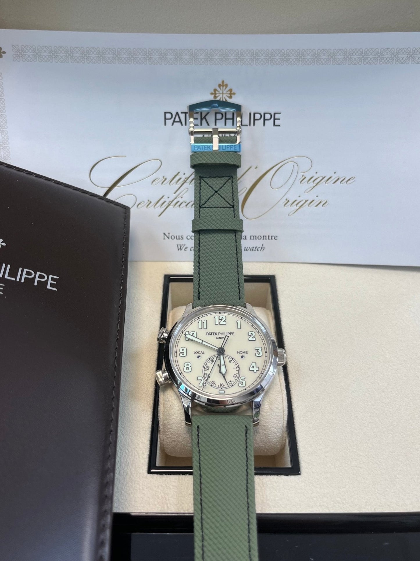 Patek Philippe Calatrava Pilot Travel Time 5524G-010