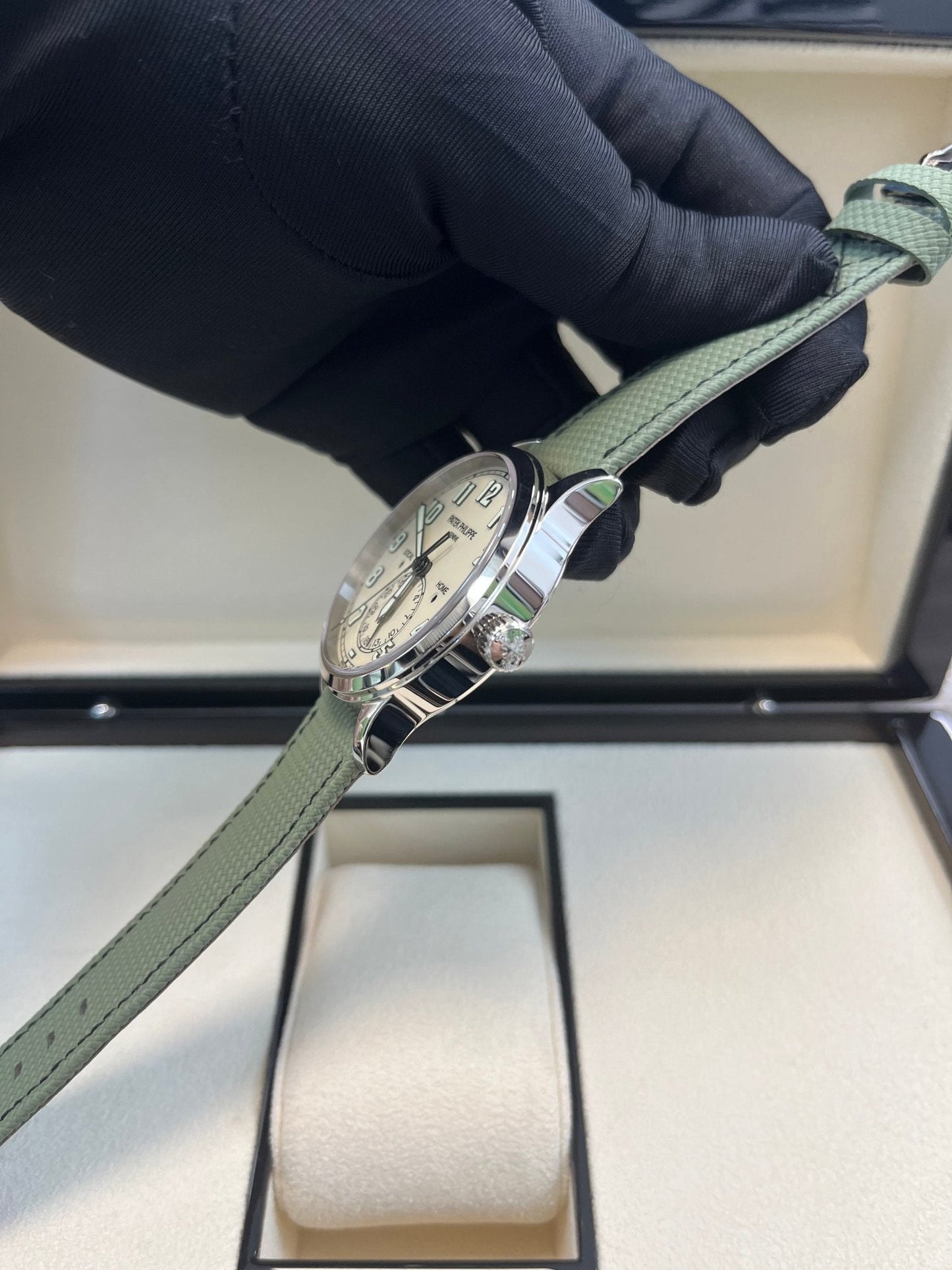 Patek Philippe Calatrava Pilot Travel Time 5524G-010