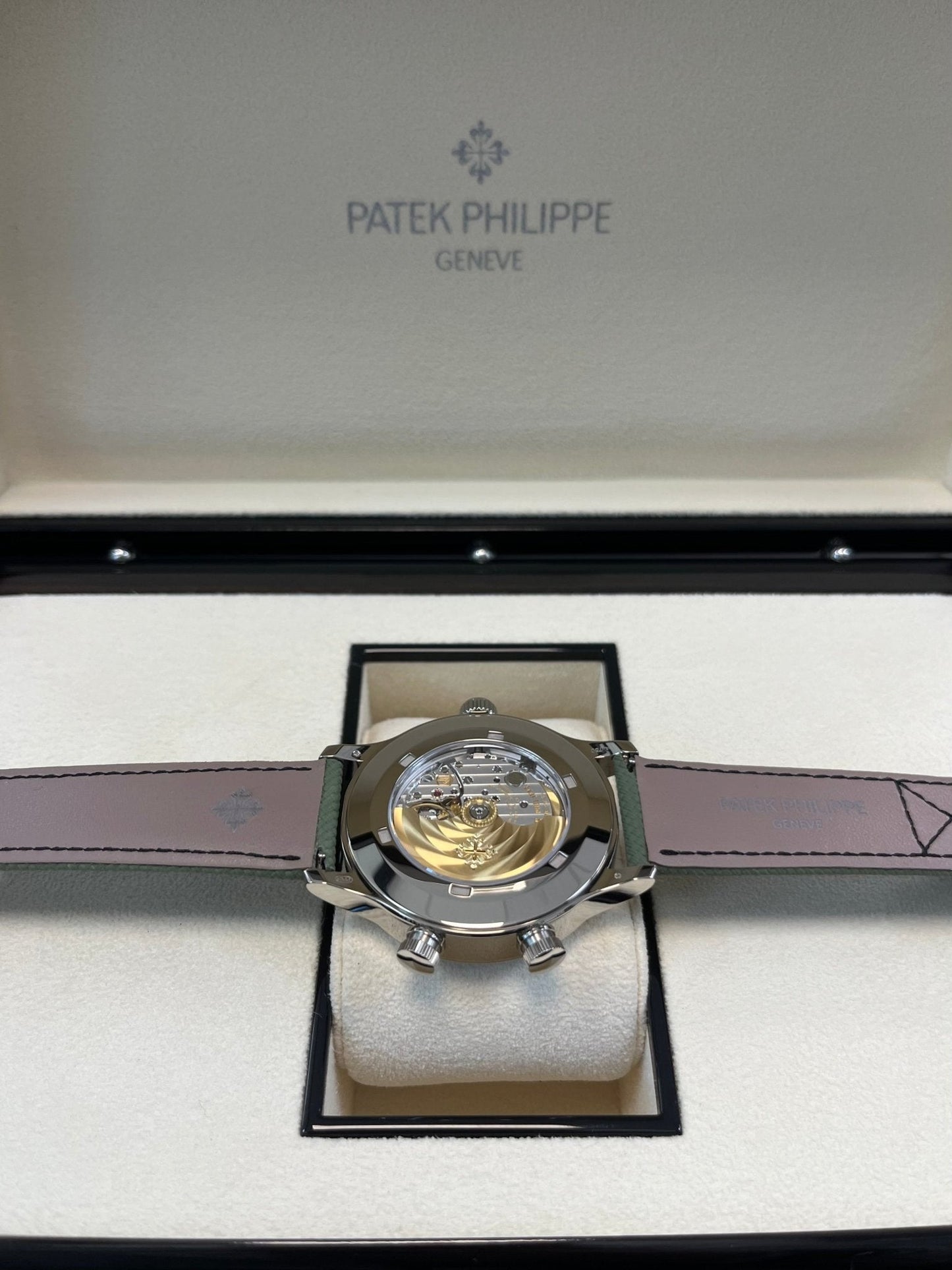 Patek Philippe Calatrava Pilot Travel Time 5524G-010